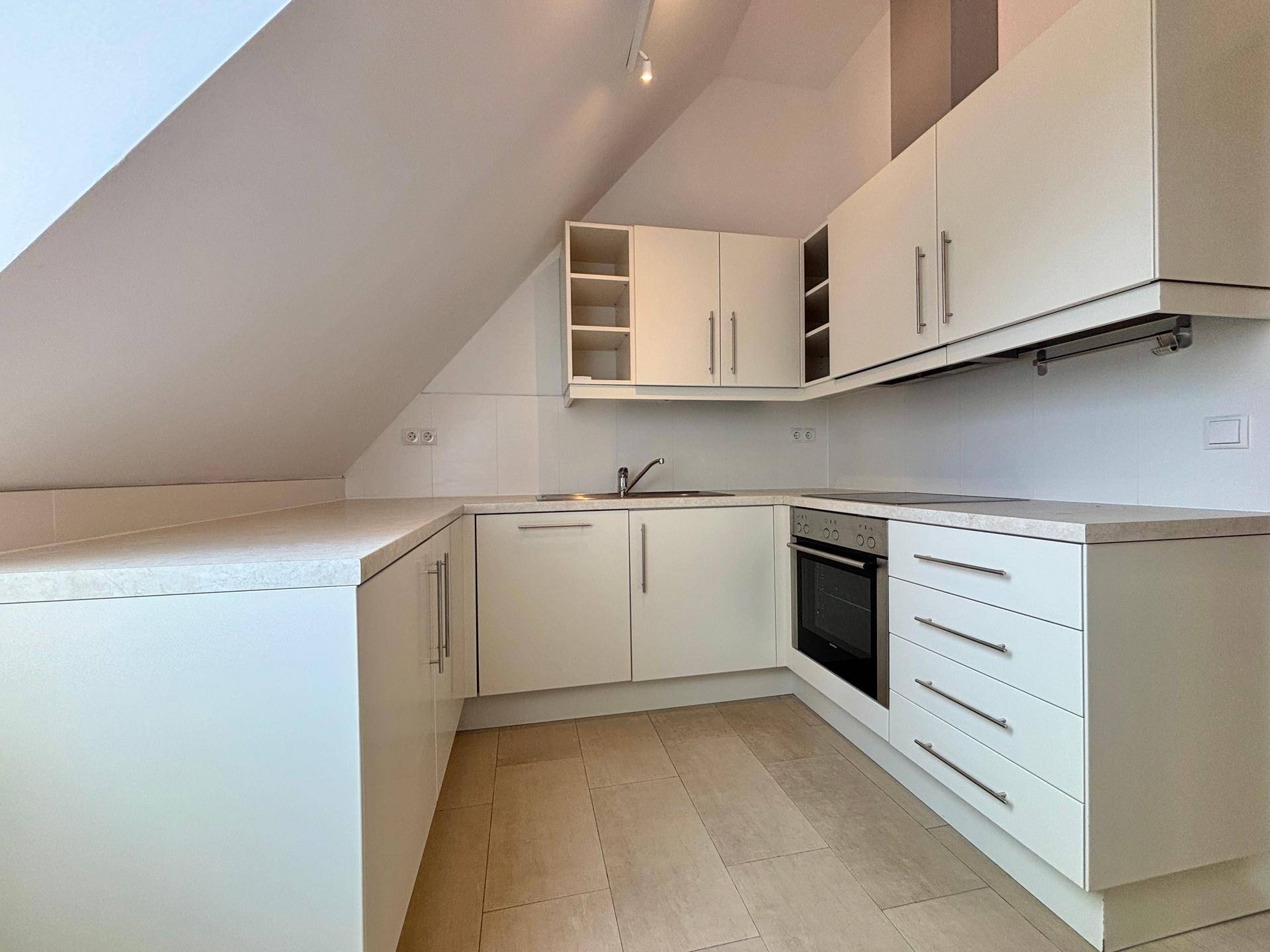 Dachgeschoss-Turm-Wohnung mit 5 Meter Raumhöhe I umfassend saniert I - Ansicht 5