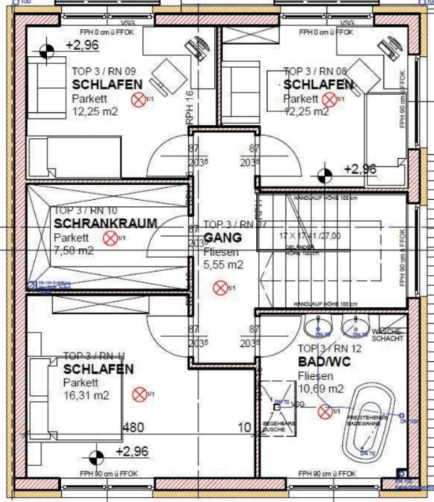 Grundriss der oberen Etage mit drei Schlafzimmern, einem Schrankraum und einem Badezimmer.