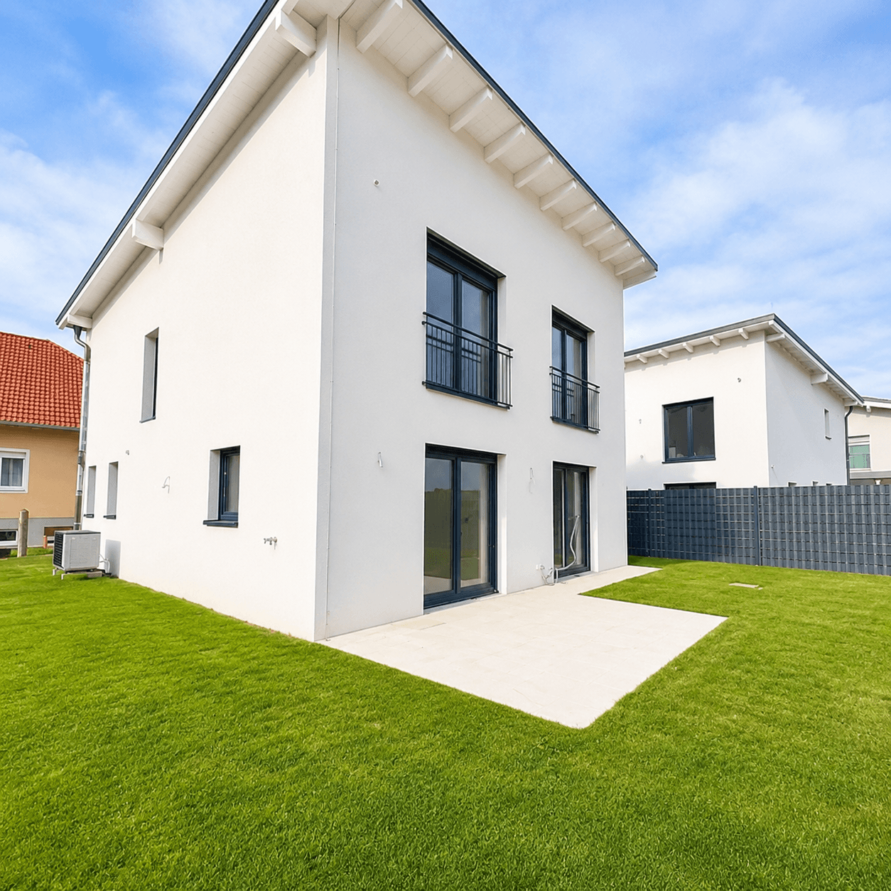 Erstbezug! Familientraum mit Garten in Traiskirchen, private Zufahrt inklusive! - Widok 2