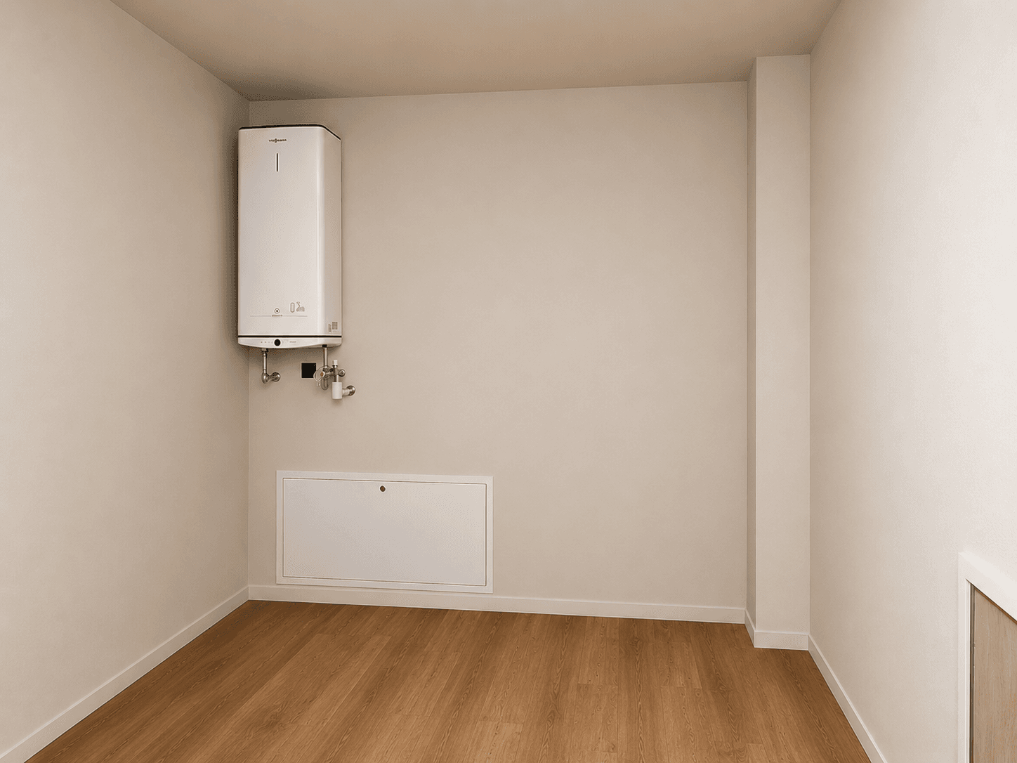 Praktischer Hauswirtschaftsraum mit Warmwasserbereiter und Laminatboden für zusätzlichen Stauraum.