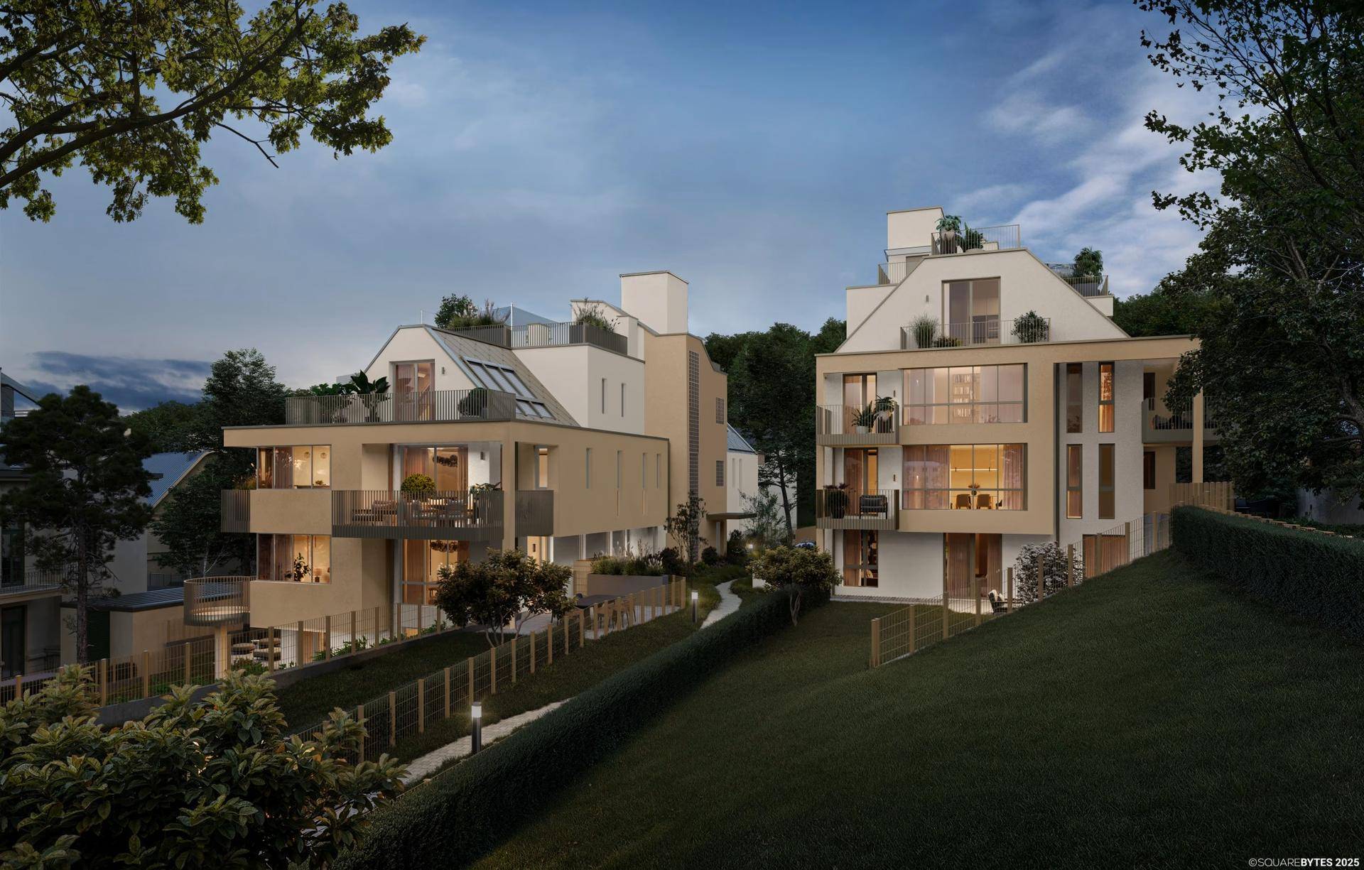 Moderne Wohngebäude mit mehreren Balkonen und Terrassen in grüner Umgebung.