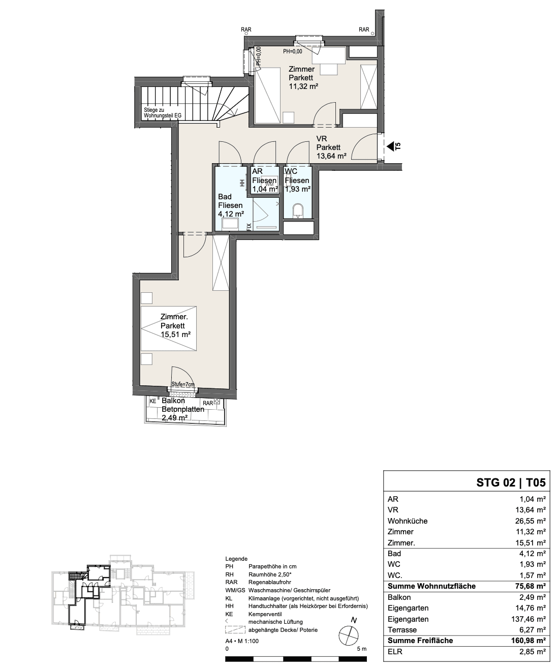 Grundriss einer Wohnung mit drei Zimmern, Bad, WC und Balkonzugang auf der oberen Etage.
