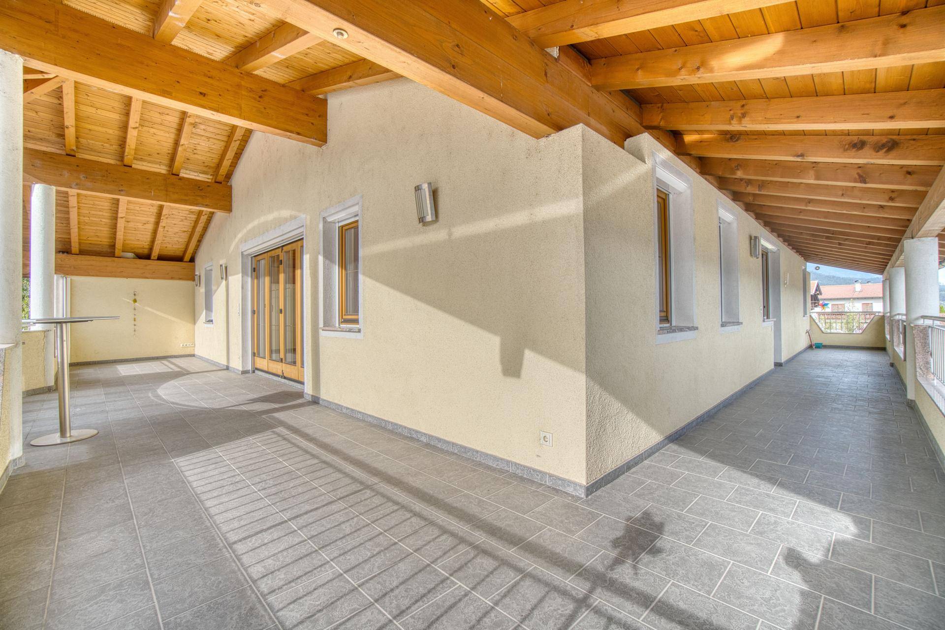 Dachgeschosswohnung mit unverbaubarem Weitblick - Mehr