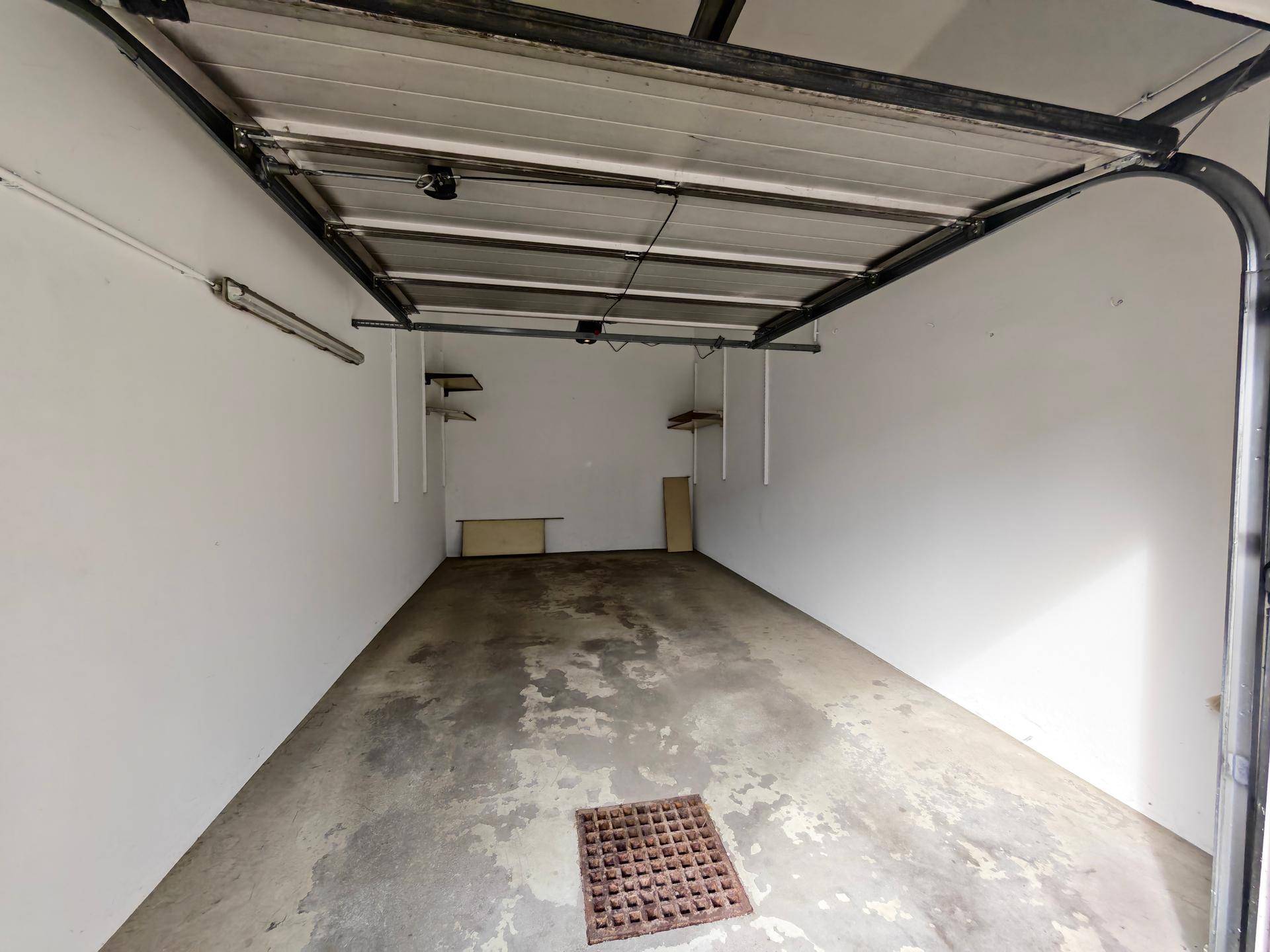 Garage3.jpg