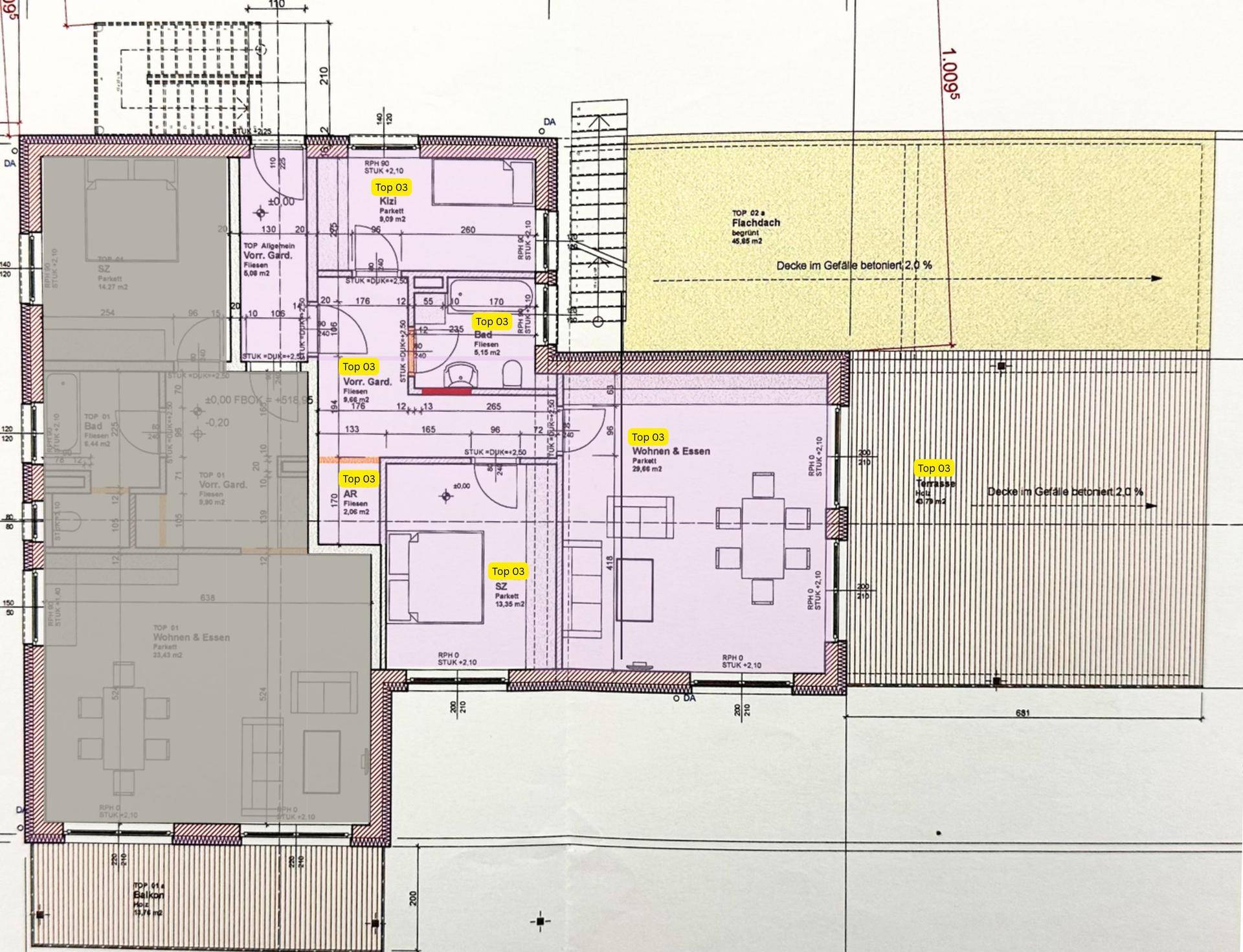 Detaillierter Grundriss einer Wohnung mit offenem Wohn-Essbereich und Zugang zur Terrasse.