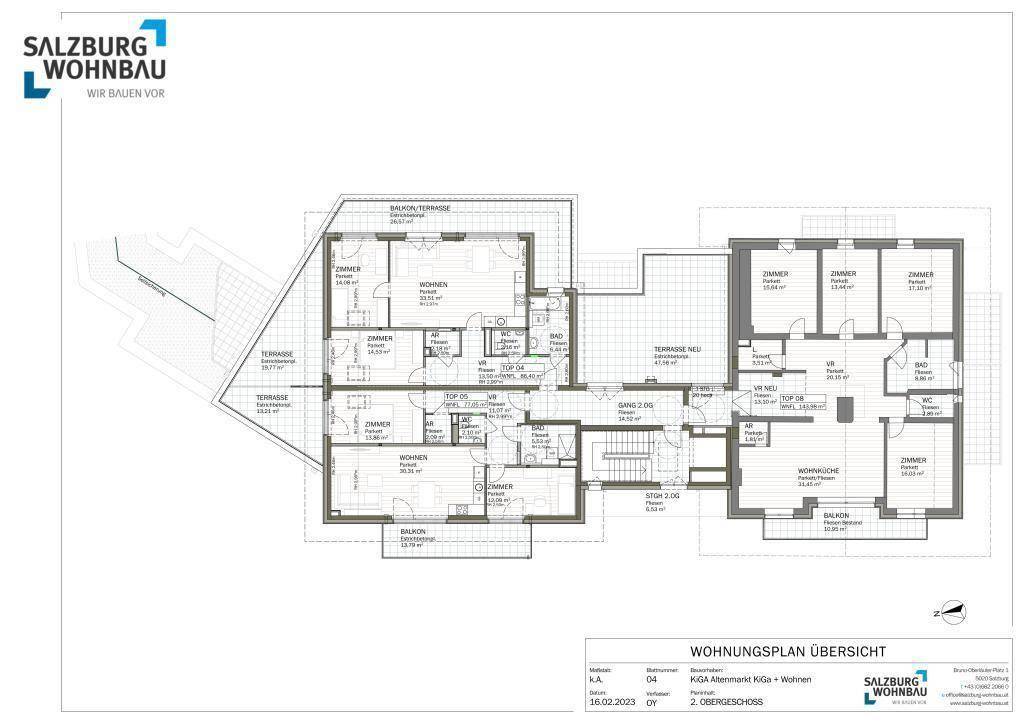 Grundriss des zweiten Obergeschosses mit weiteren Wohneinheiten, Balkonen und Terrassen.