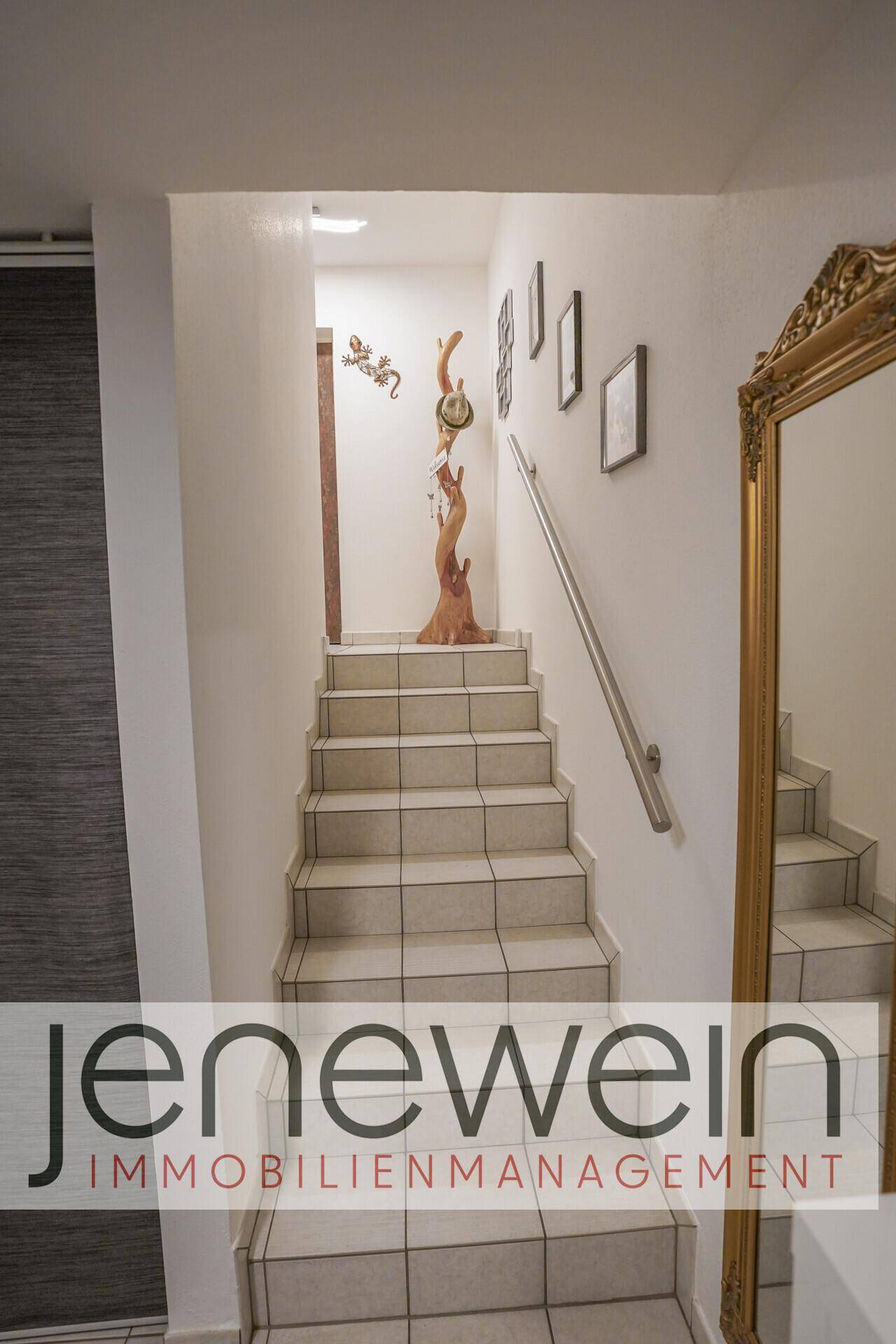 Zentrale Treppe