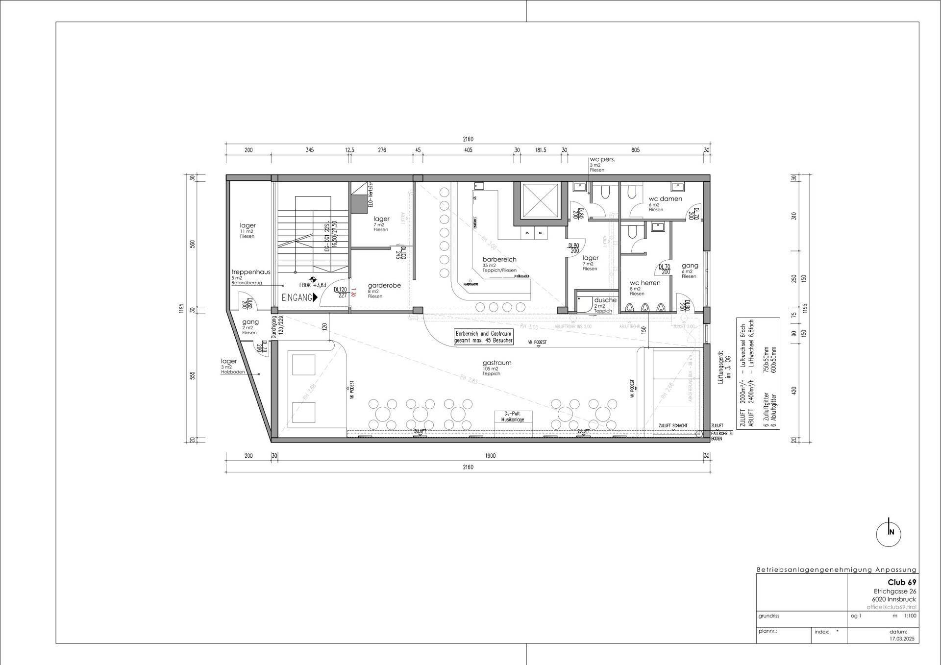 Technischer Grundriss mit detaillierten Maßen, Raumaufteilung und Beschriftungen der Bereiche.