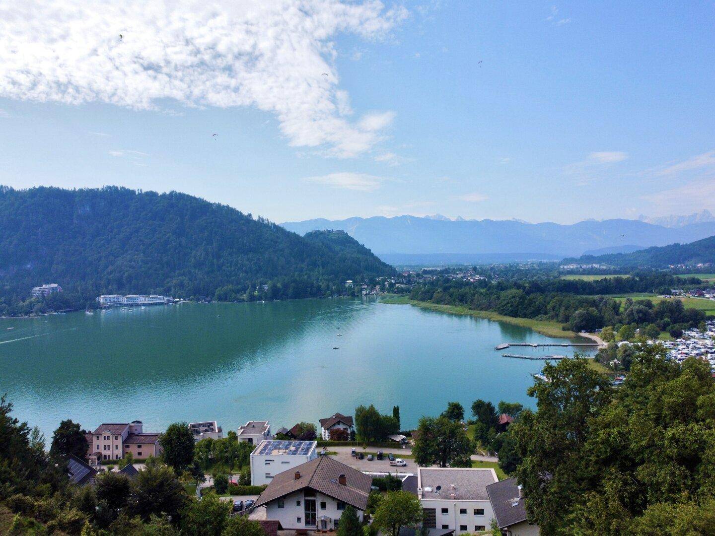 IHR EXKLUSIVER RÜCKZUGSORT AM OSSIACHER SEE! SENSATIONELLES BAUGRUNDSTÜCK INKLUSIVE EINEM BEWILLIGTEN EINFAMILIENWOHNHAUS MIT UNBESCHREIBLICHEM SEE-, BERG- UND WEITBLICK! - Visning 5
