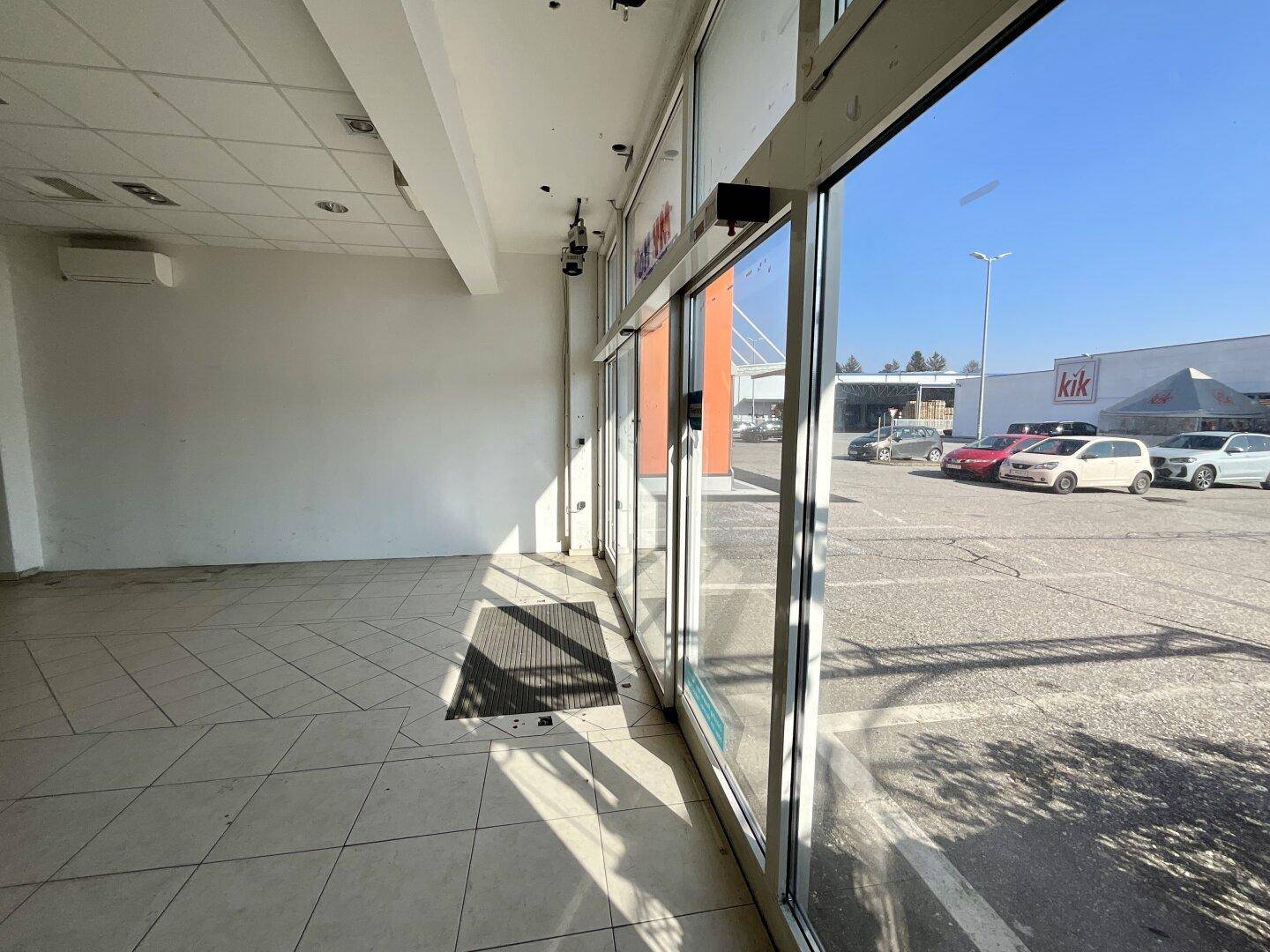 TOP GESCHÄFTSFLÄCHEN (MIT GRÖSSEN ZWISCHEN 112 m² - 672 m²) MIT SEHR VIELEN MÖGLICHKEITEN UND POTENTIAL IM GUT FREQUENTIERTEN VILLACHER GEWERBEGEBIET "MARIA-GAILER-STRASSE" - Ansicht 5