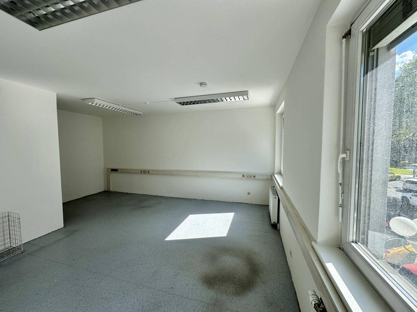 VIELSEITIG NUTZBARE BÜRORÄUMLICHKEITEN MITTEN IM ZENTRUM VON SPITTAL AN DER DRAU! – pohled 3