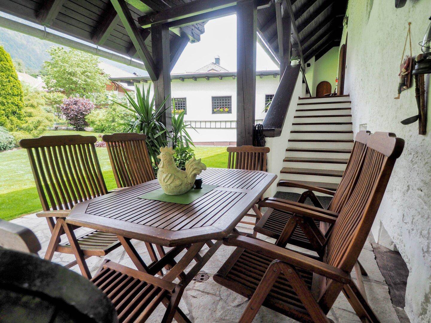 RARITÄT - HISTORISCHES ANWESEN MIT IDYLLISCH GELEGENEM GARTEN - MODERNES WOHNEN AUF 188m² + SEPARATER WOHNUNG UND NEBENRÄUME - Ansicht 2