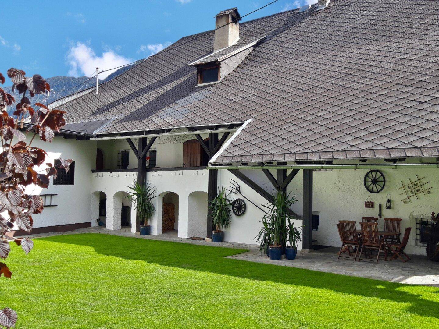 RARITÄT - HISTORISCHES ANWESEN MIT IDYLLISCH GELEGENEM GARTEN - MODERNES WOHNEN AUF 188m² + SEPARATER WOHNUNG UND NEBENRÄUME - Ansicht 3