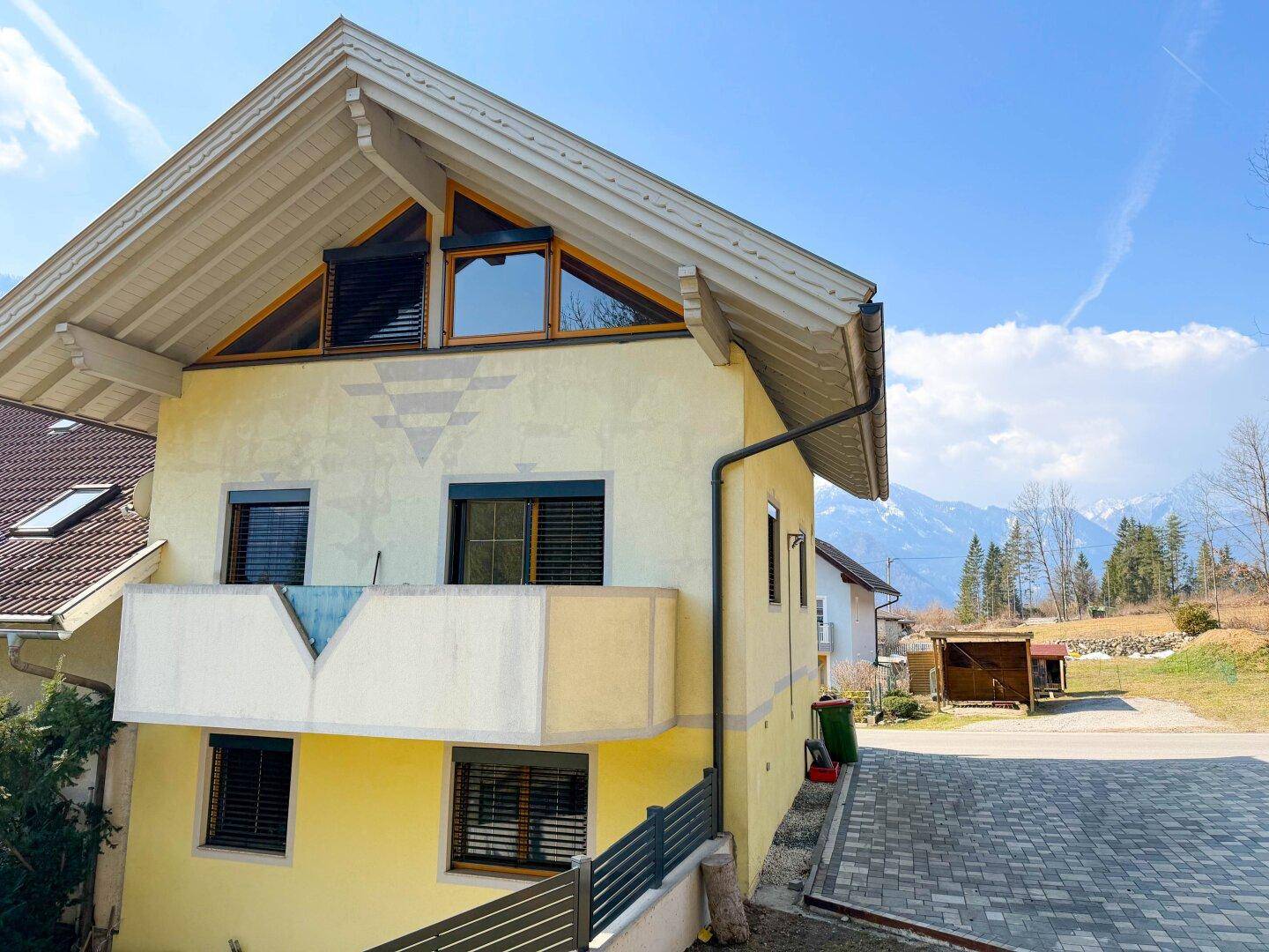 DOPPELHAUSHÄLFTE IN KÄRNTEN - RAUMWUNDER IN SONNIGER WALDRANDLAGE IN IRSCHEN/GRÖFELHOF - Ansicht 3