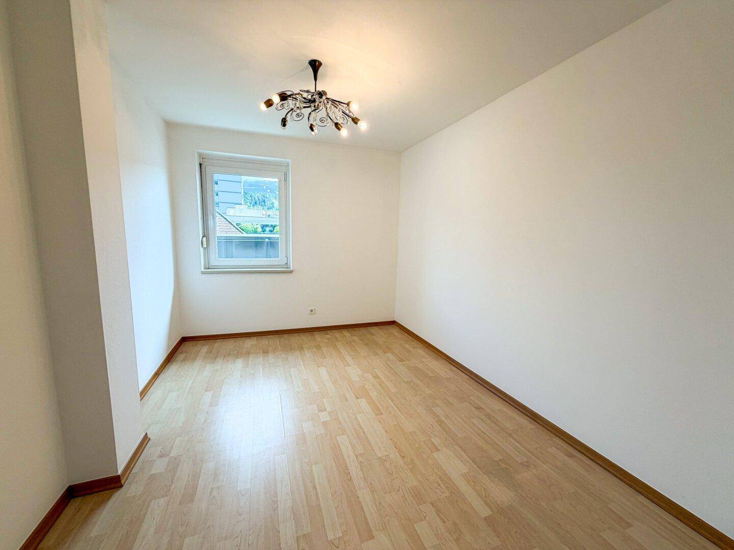 LICHTDURCHFLUTETE WOHNUNG MIT TRAUM-DACHTERRASSE UND EINZIGARTIGEM AUSBLICK IN BESTER STADTLAGE! - Ansicht 4