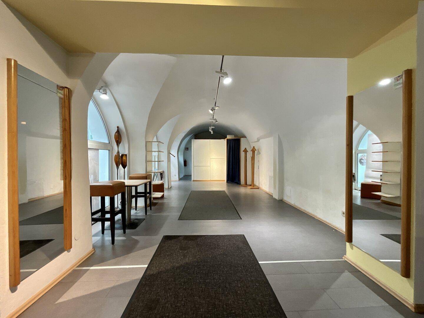 EINZIGARTIGES GESCHÄFTSLOKAL MIT HISTORISCHEM CHARME IN BESTER FREQUENZLAGE VON SPITTAL AN DER DRAU! – pohled 5