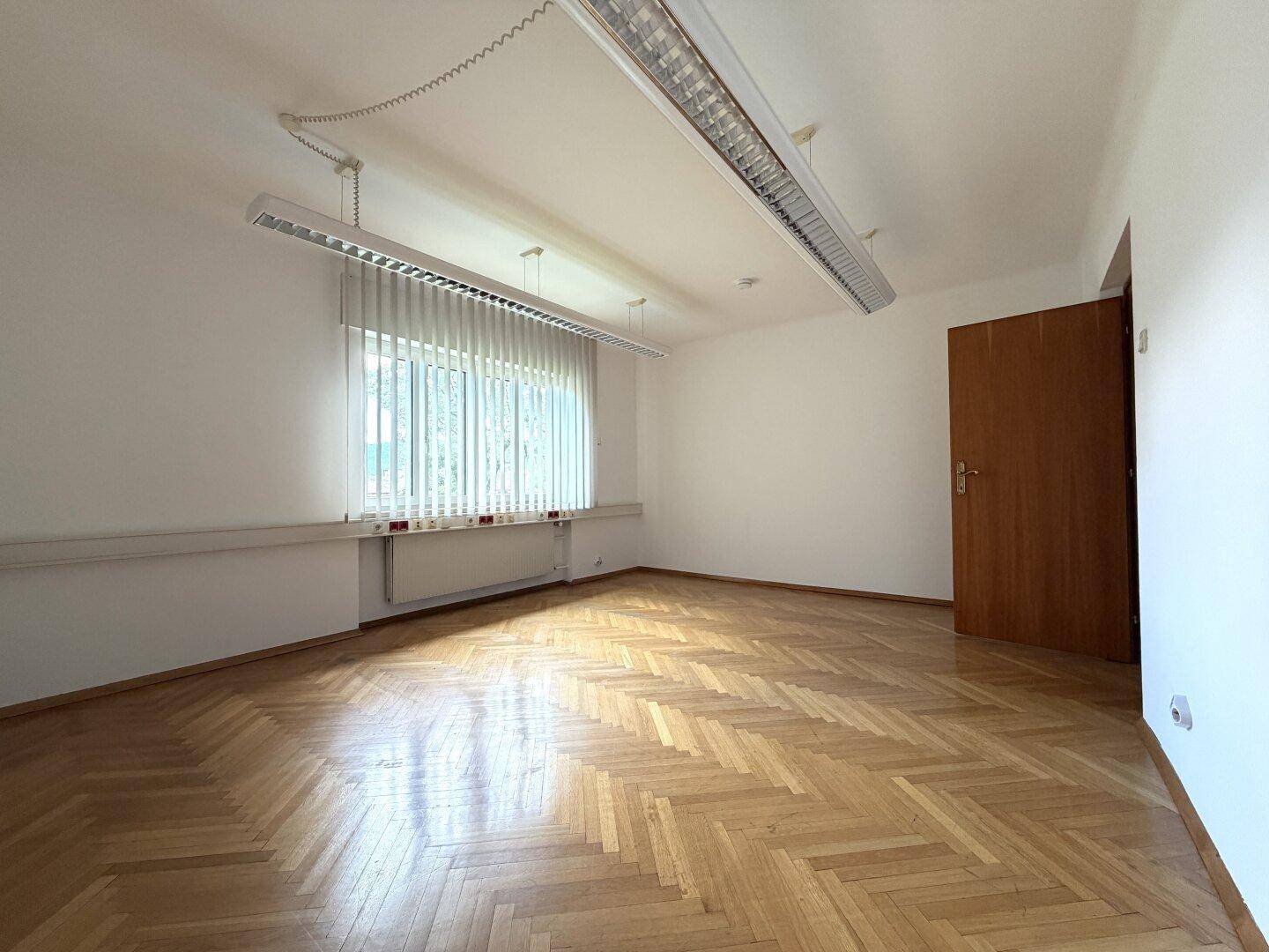 CHARMANTE STADTVILLA MIT GROSSZÜGIGEM GARTEN IN VILLACH-LIND! - Widok 5