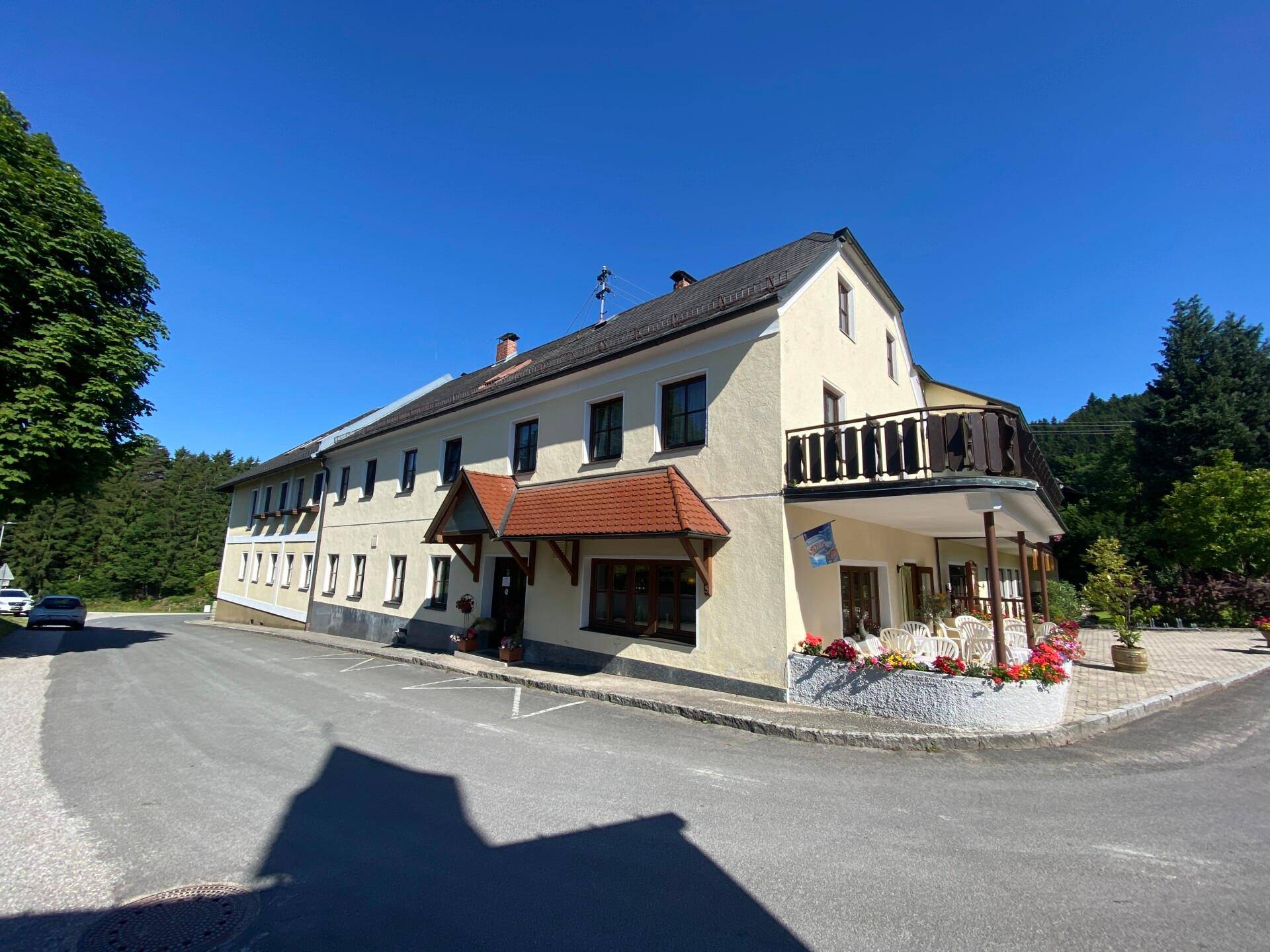 Gasthaus - Fremdenzimmer - Wohnungen - Ansicht 2