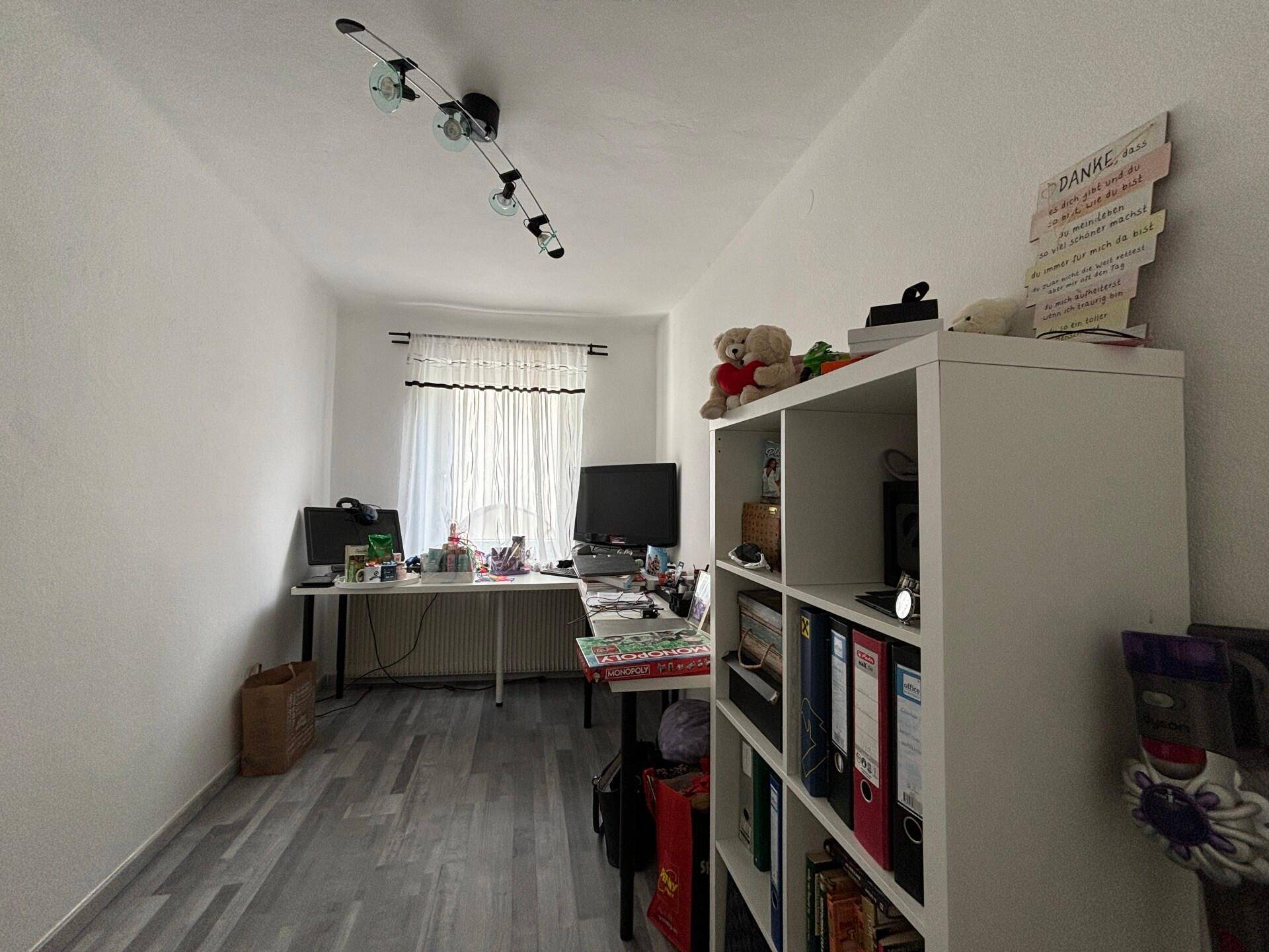 Büro/Kinderzimmer 1. OG