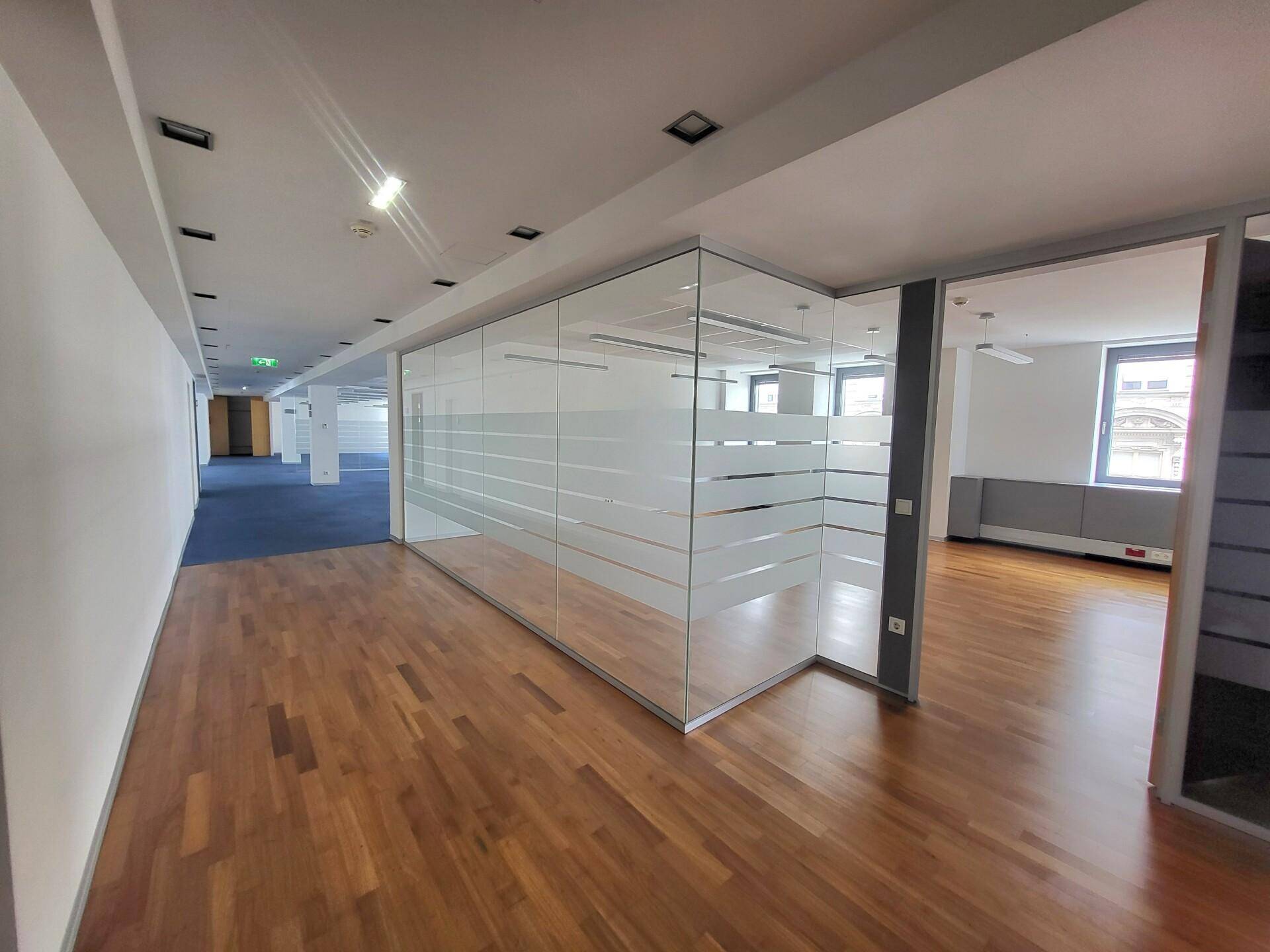 Bürofläche 4.OG- Raumaufteilung flexibel gestaltbar- sämtliche Böden werden erneuert
