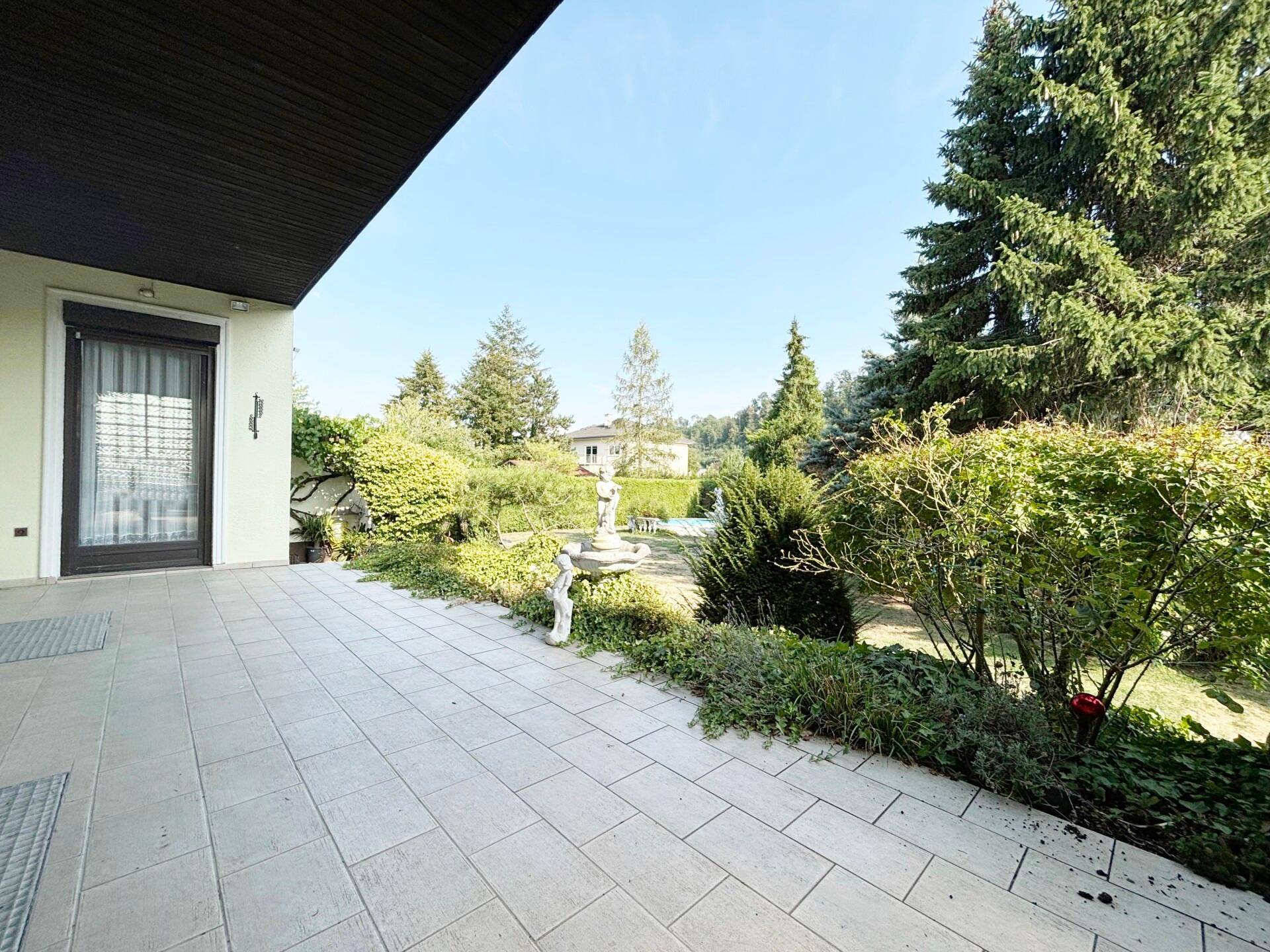 Terrasse Erdgeschoss