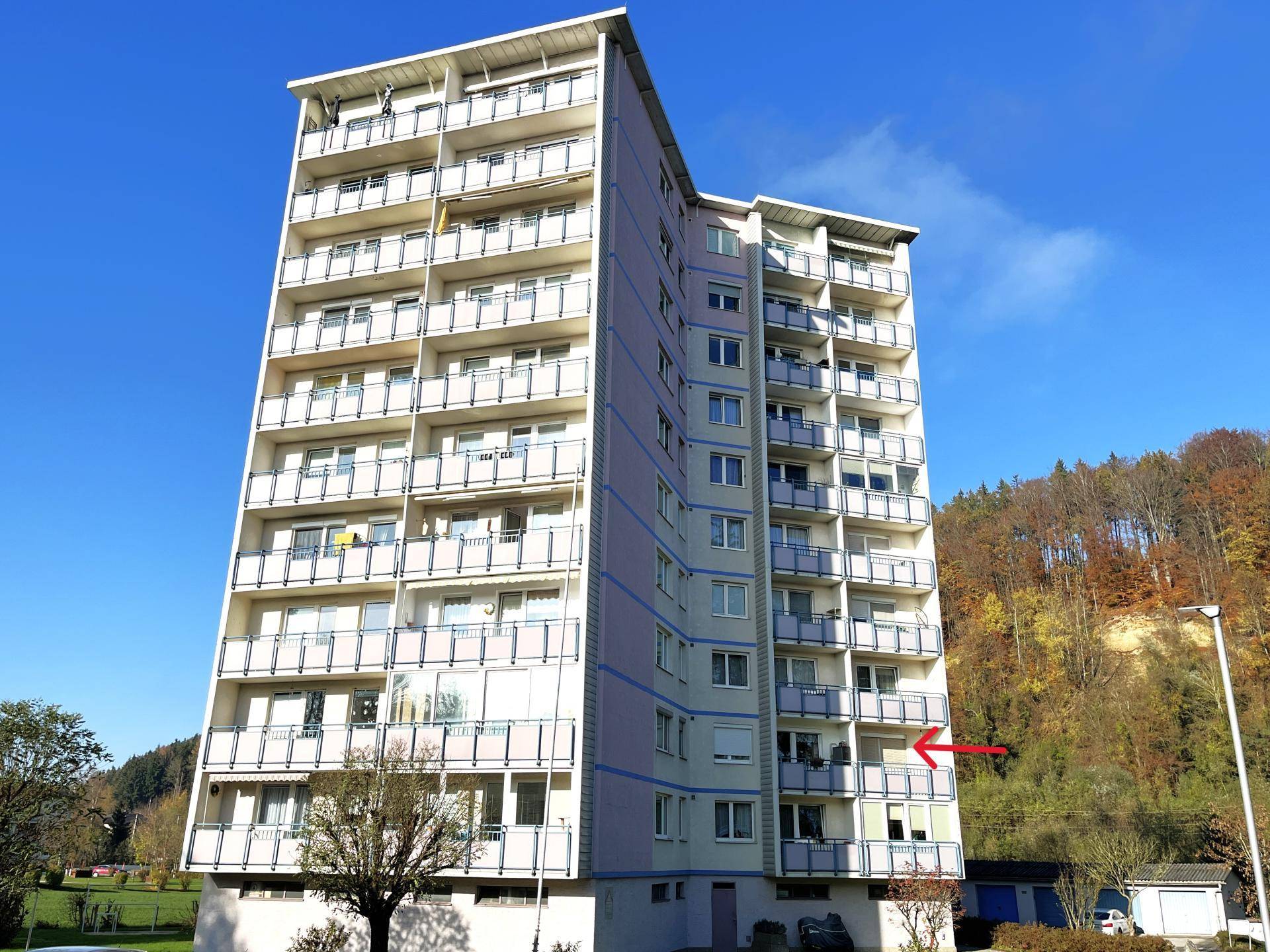 Hochhaus mit Markierung der Wohnung