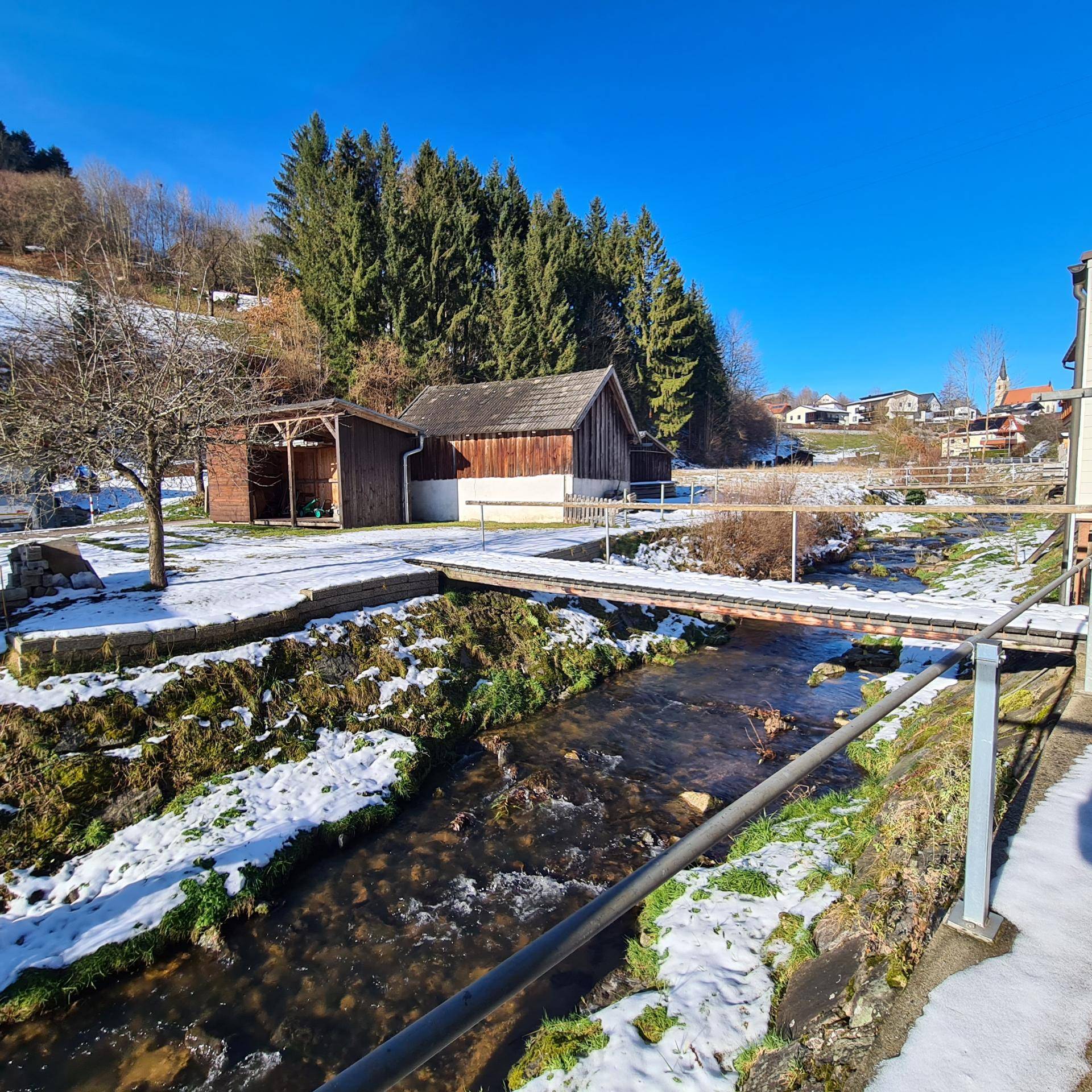 Gartengrundstück hinter dem Haus