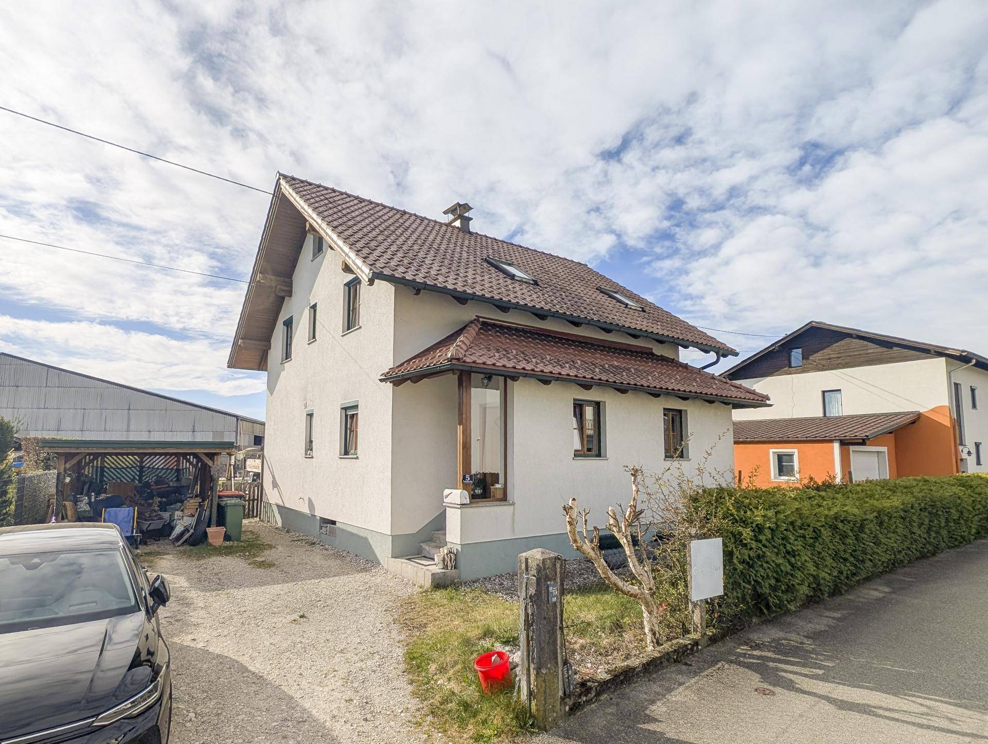 Ansicht Haus, Zufahrt