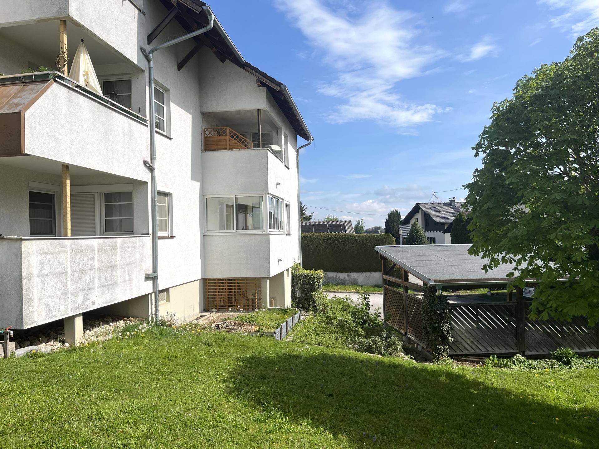 Wohnhaus mit Garten