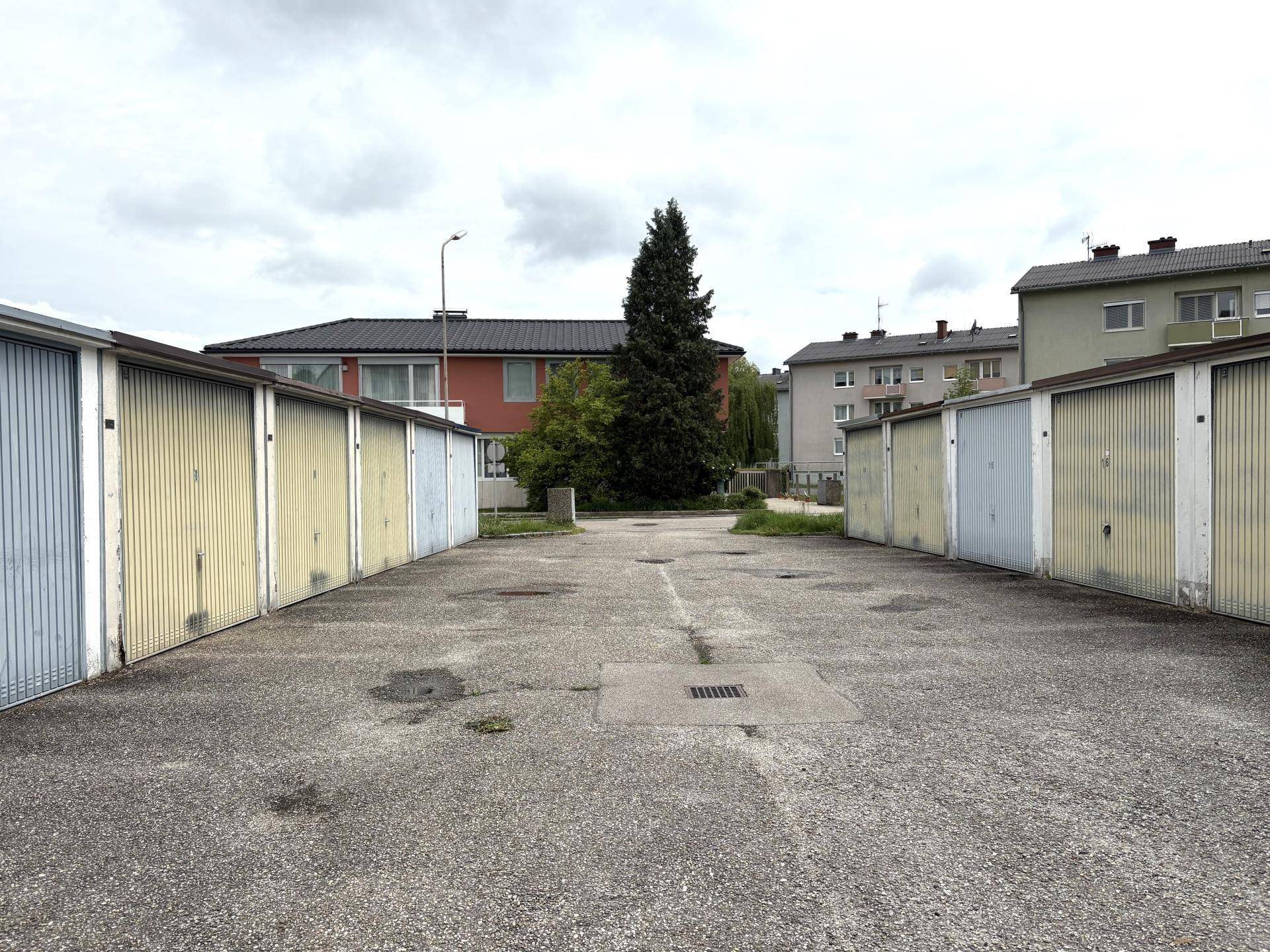 Zufahrt zur Garage
