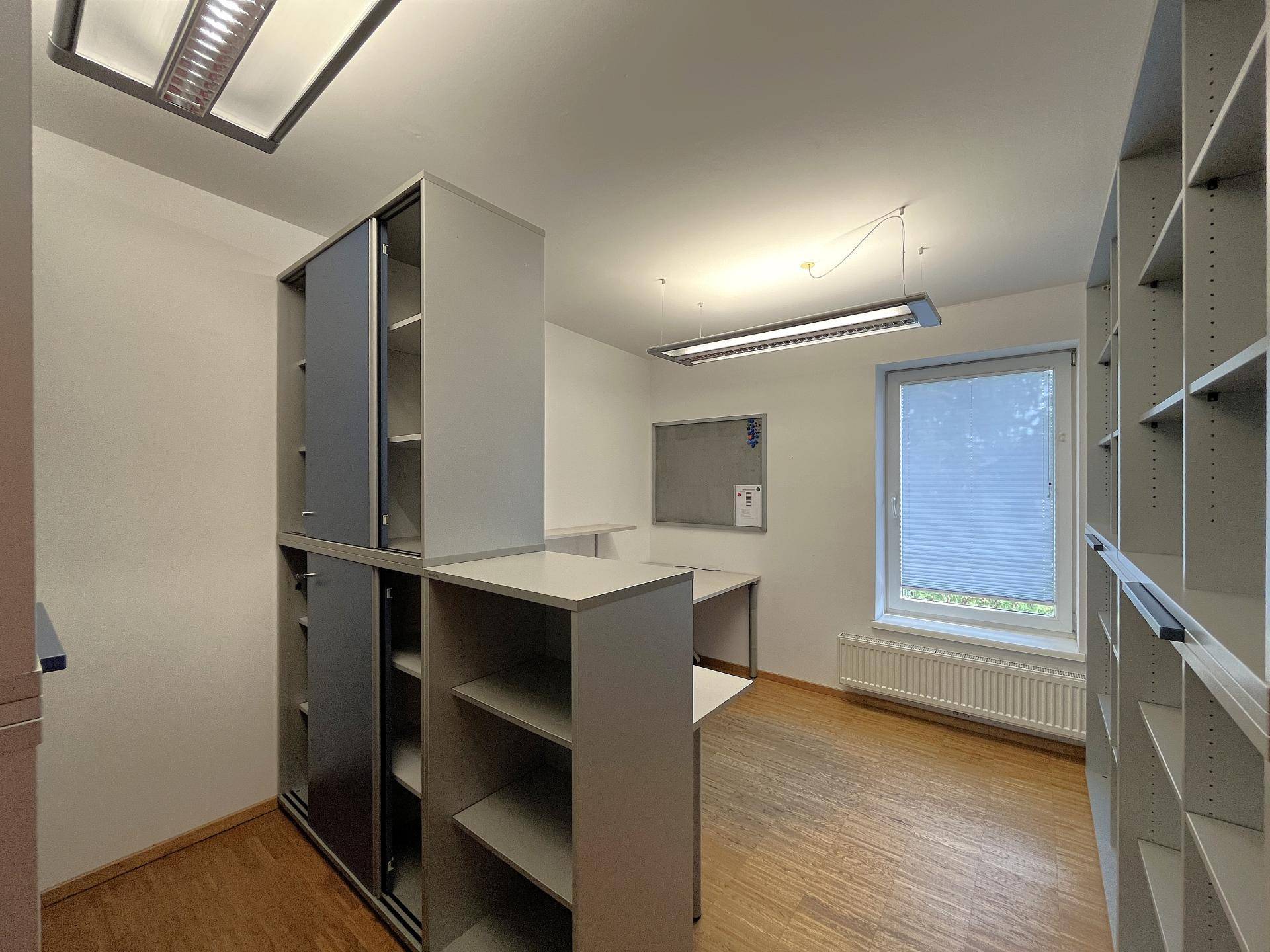 Büro 1