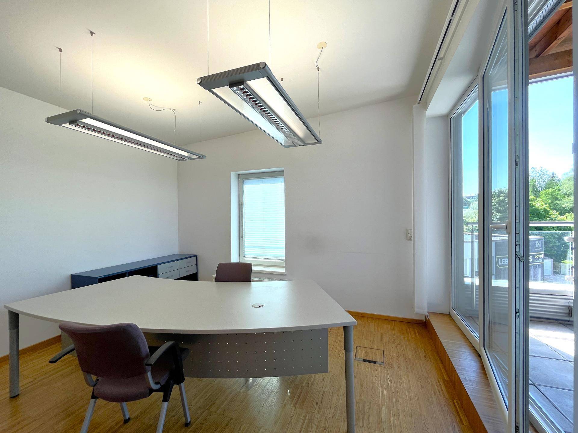 Büro 4
