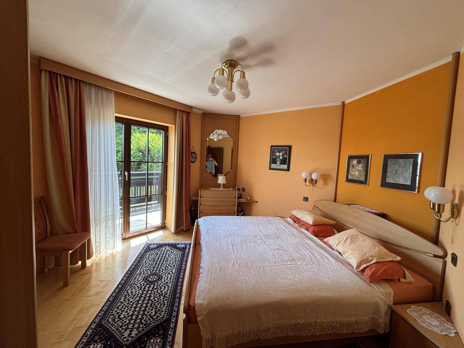 Schlafzimmer mit Balkon