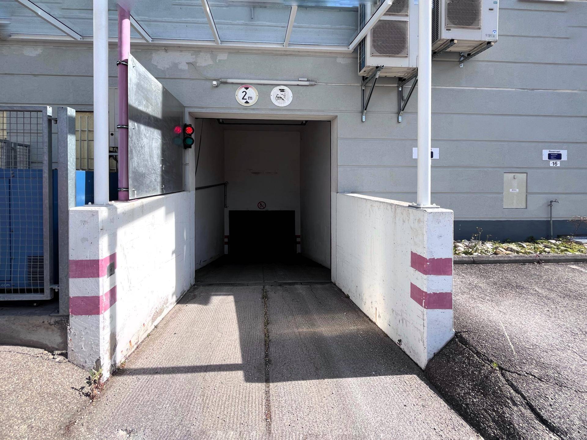 Ein- und Ausfahrt Tiefgarage