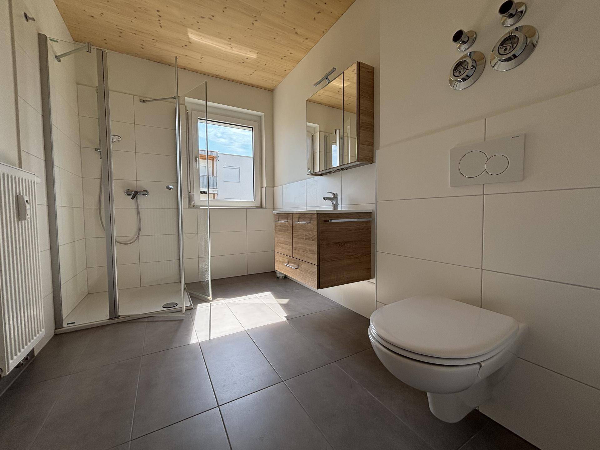 Lindenweg 11 TOP 7 Badezimmer