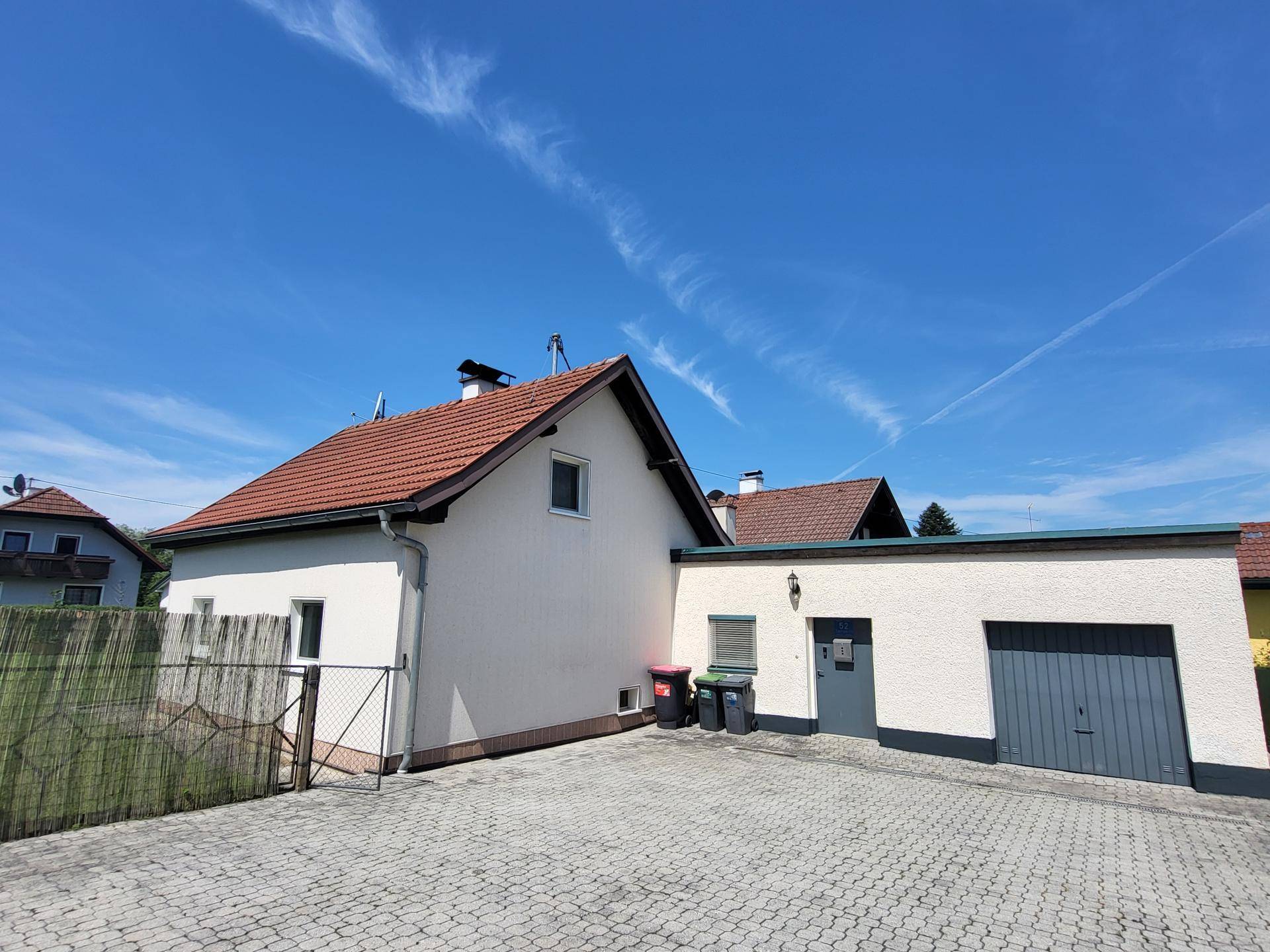 Einfahrt, Garage