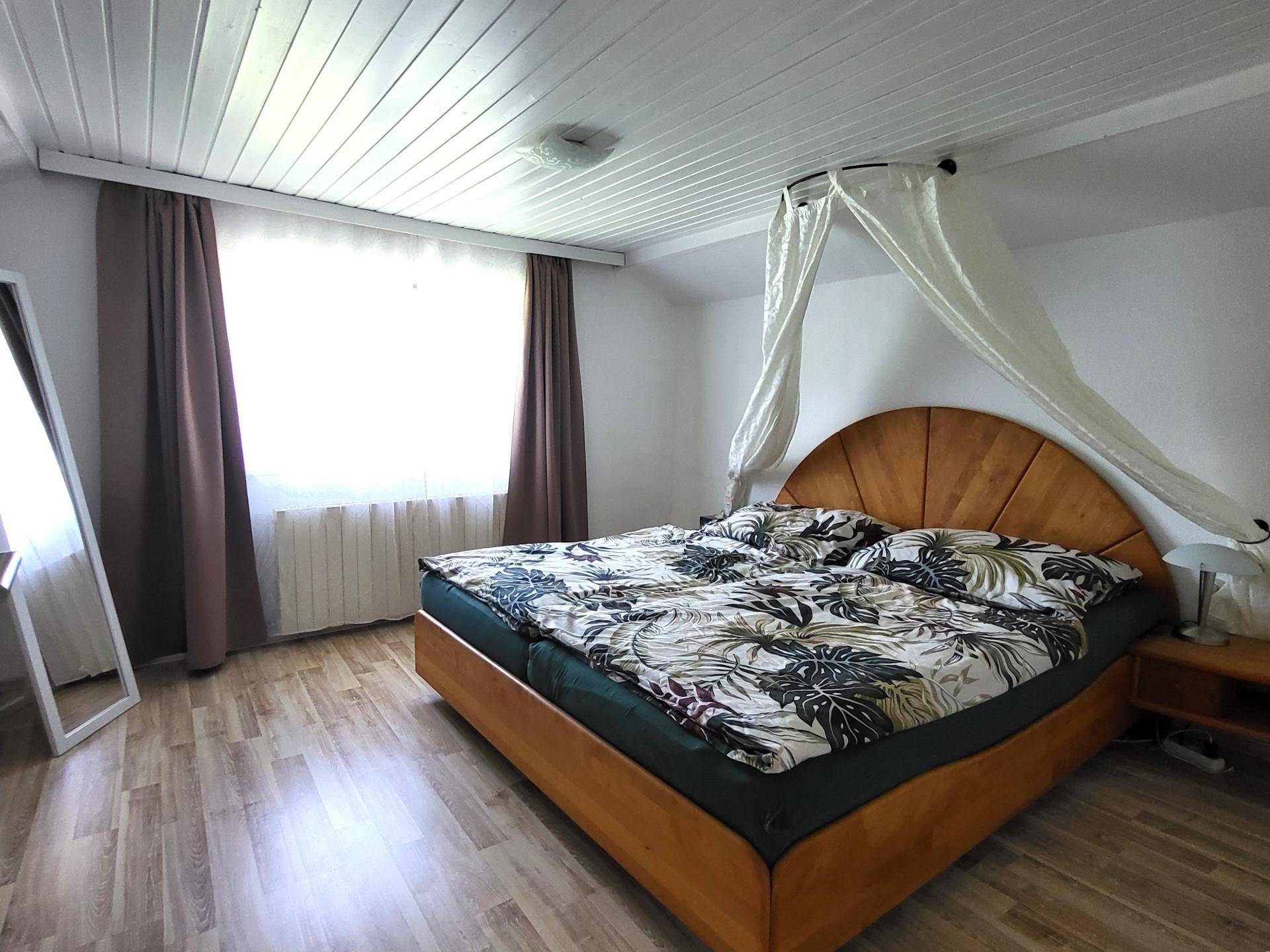 Schlafzimmer OG