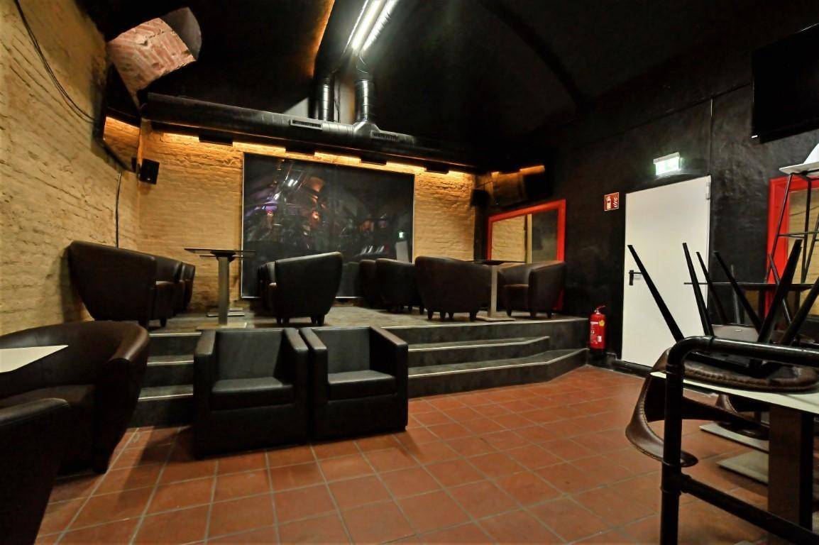 Gastronomielokal = Gastraum 5 unterer Bereich Blick Tür Zugang Toiletten 2