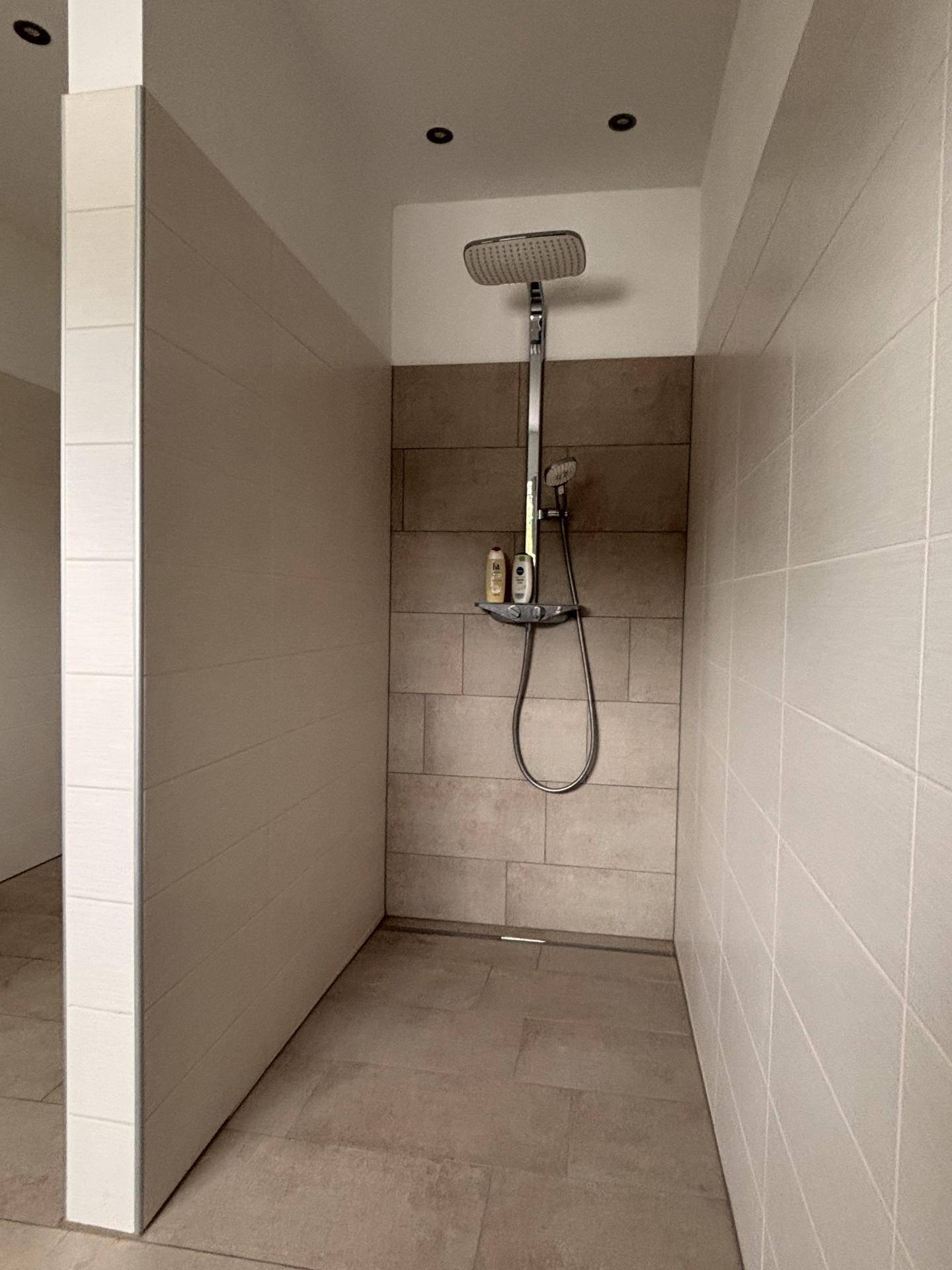 Dusche Walk in OG