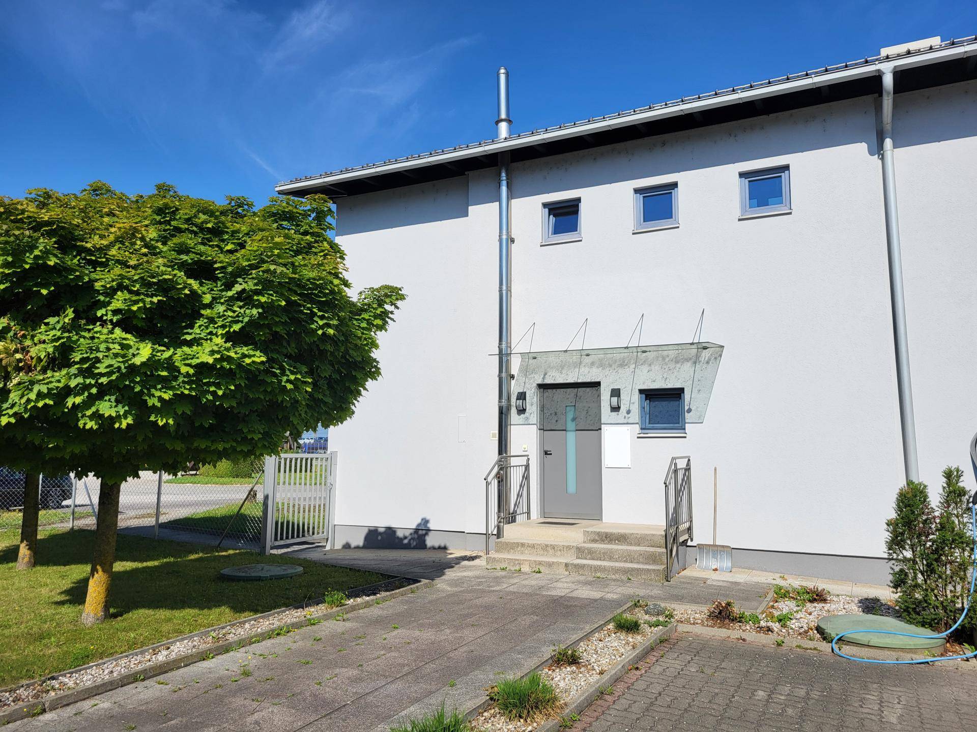 Rückseite bzw. Eingangsbereich