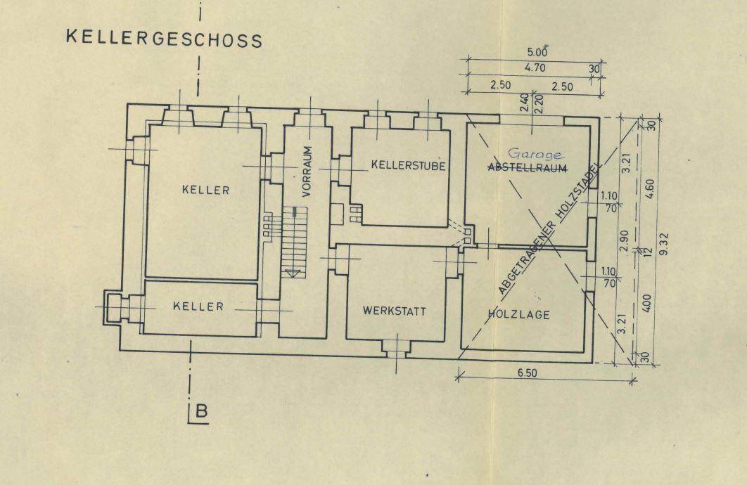 Grundriss des Kellergeschosses mit verschiedenen Kellerräumen, Werkstatt und Garage.