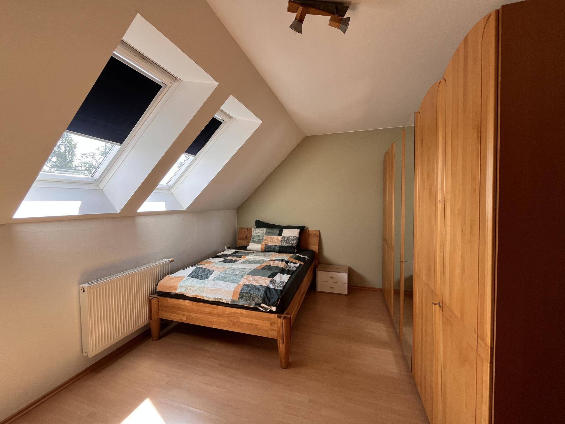 1. Schlafzimmer DG