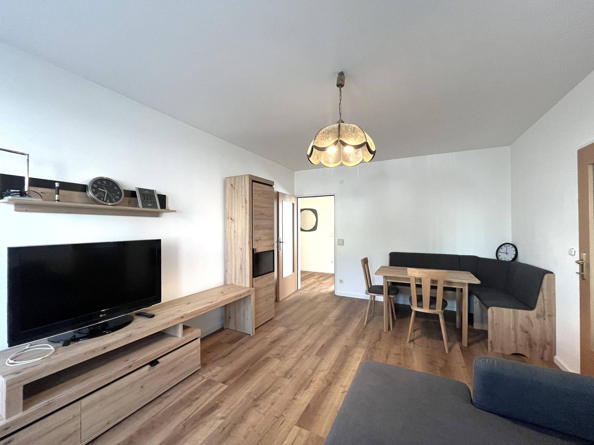 Wohnzimmer mit Essbereich