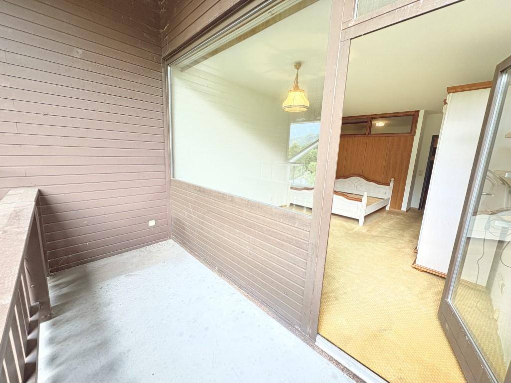 Balkon Richtung Wohn- Schlafzi