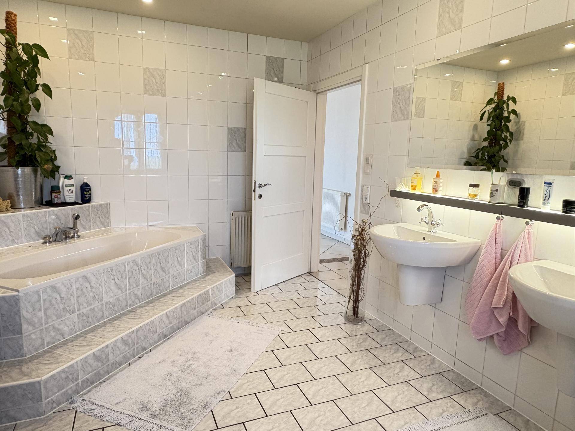 Badezimmer EG