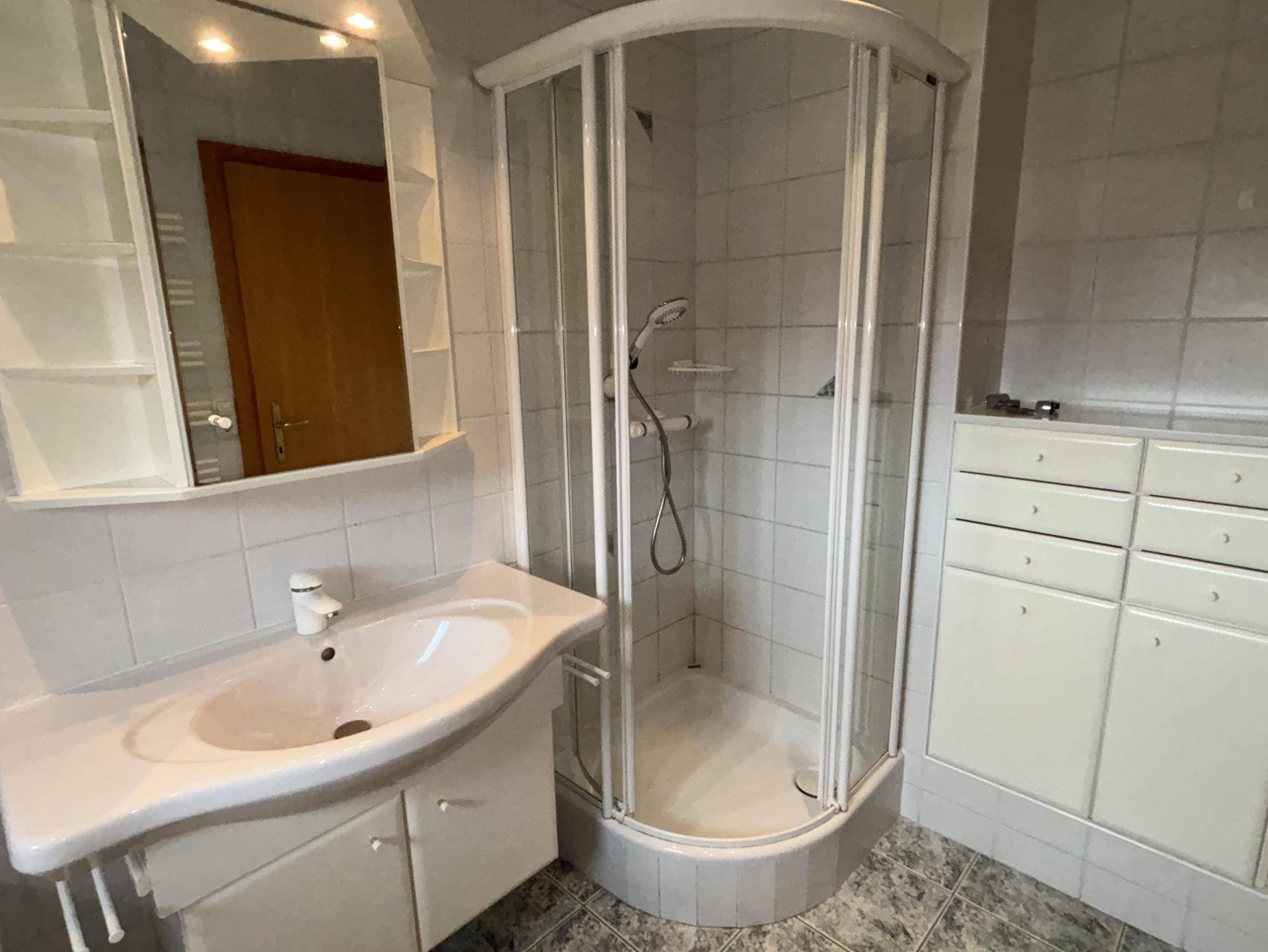 Bad mit Dusche