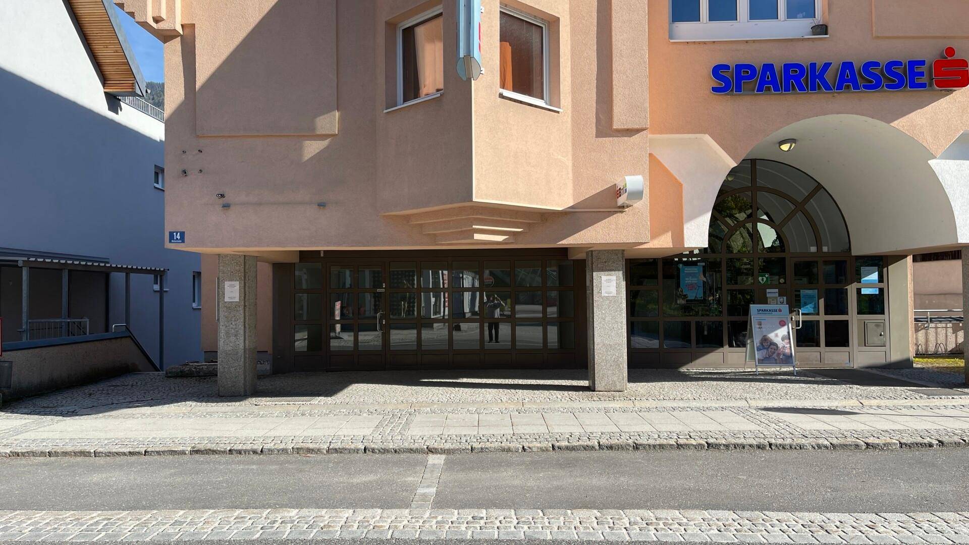 überdachter Vorplatz