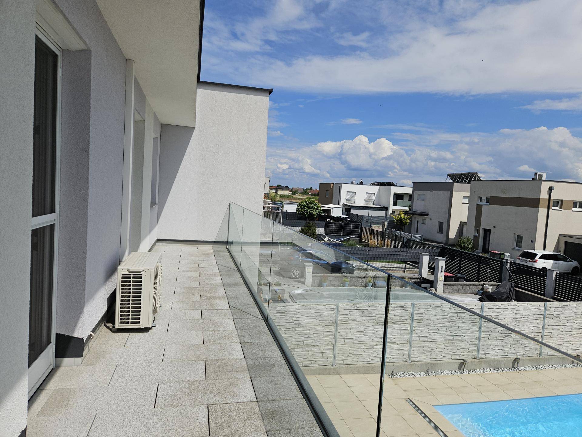 Balkon OG