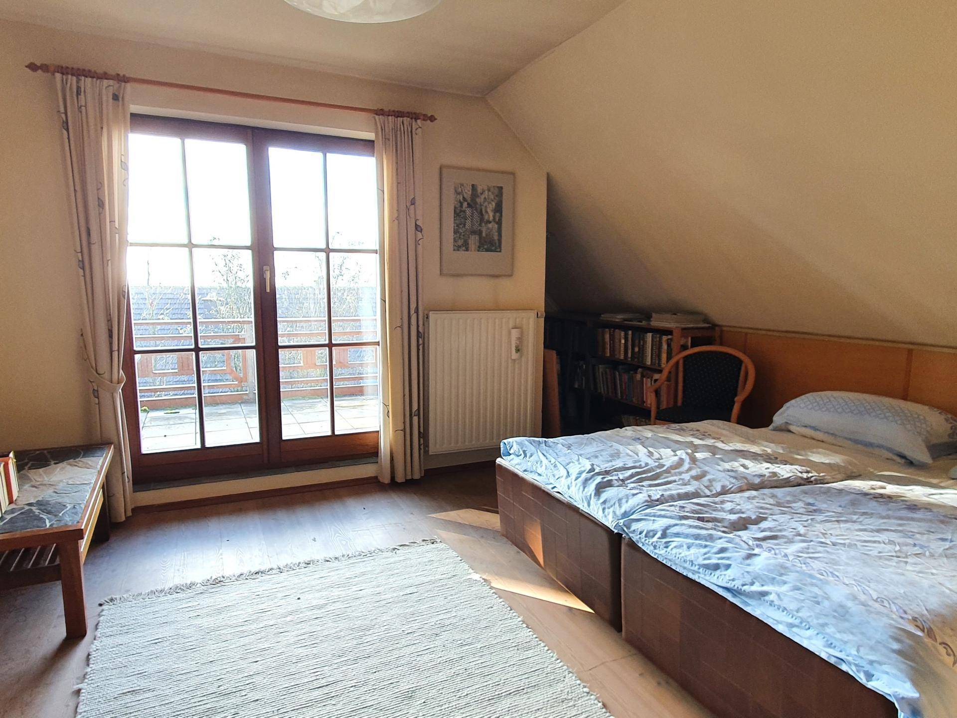 Schlafzimmer DG