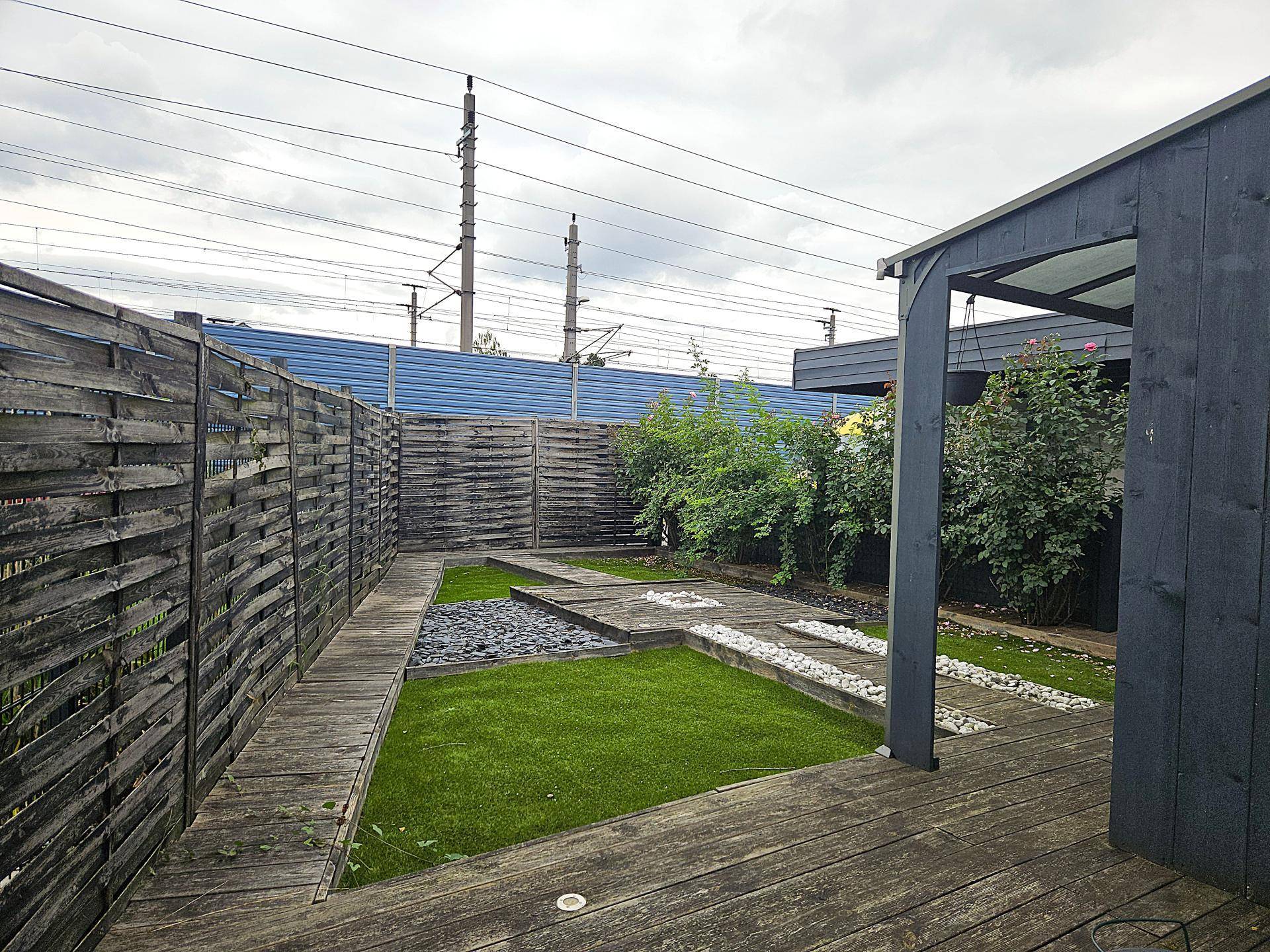 Garten straßenseitig